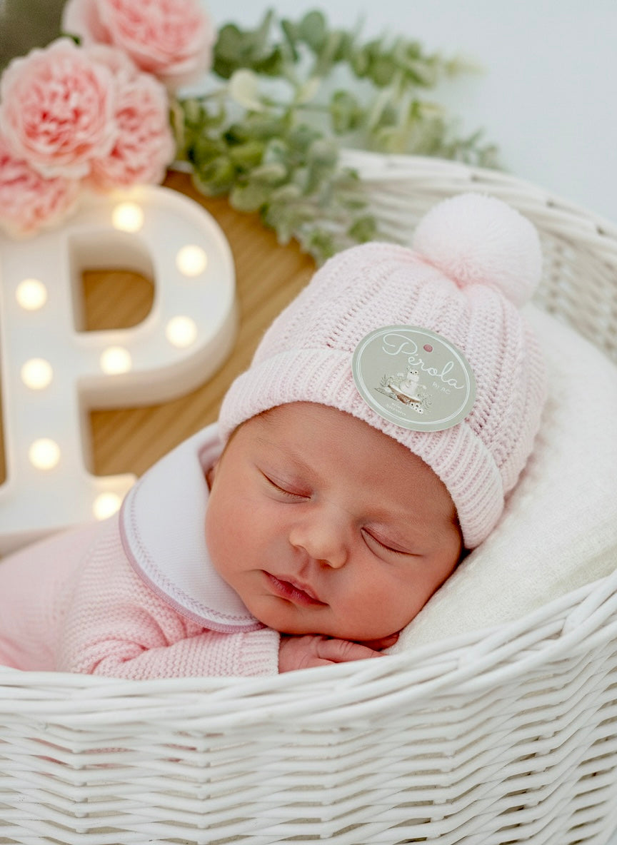 Conjunto Pompom ROSA : jardineiras, camisola e gorro