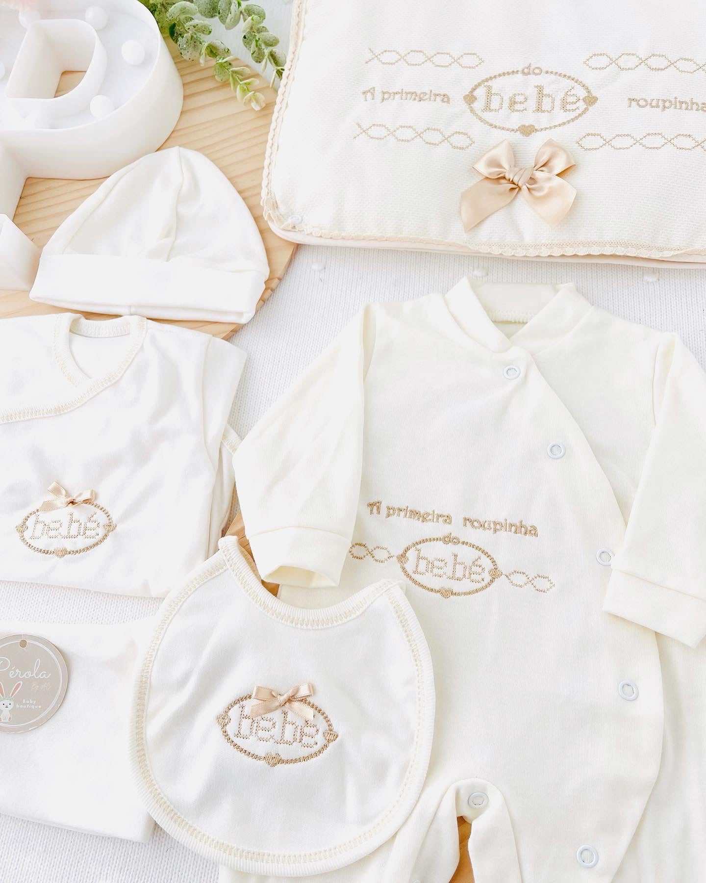 Conjunto primeira roupinha tema Bebé - 6 peças algodão