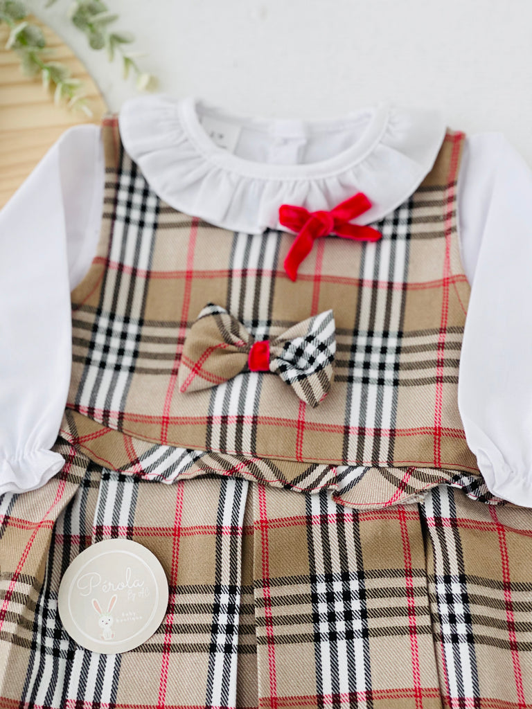 Conjunto padrão Burberry: vestido e blusa