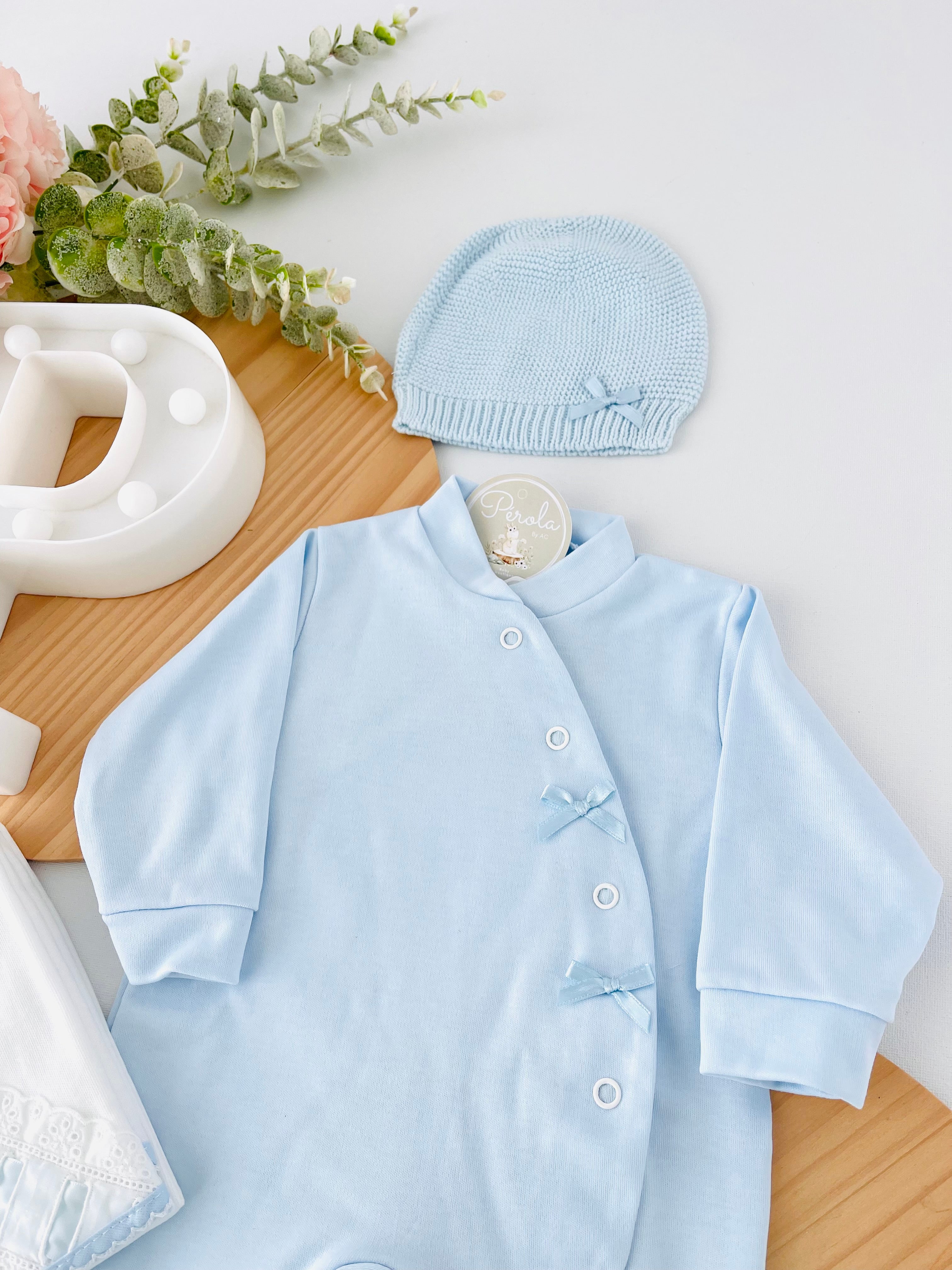 Pack 3 peças AZUL : Babygrow, gorro malha e fralda bordado inglês