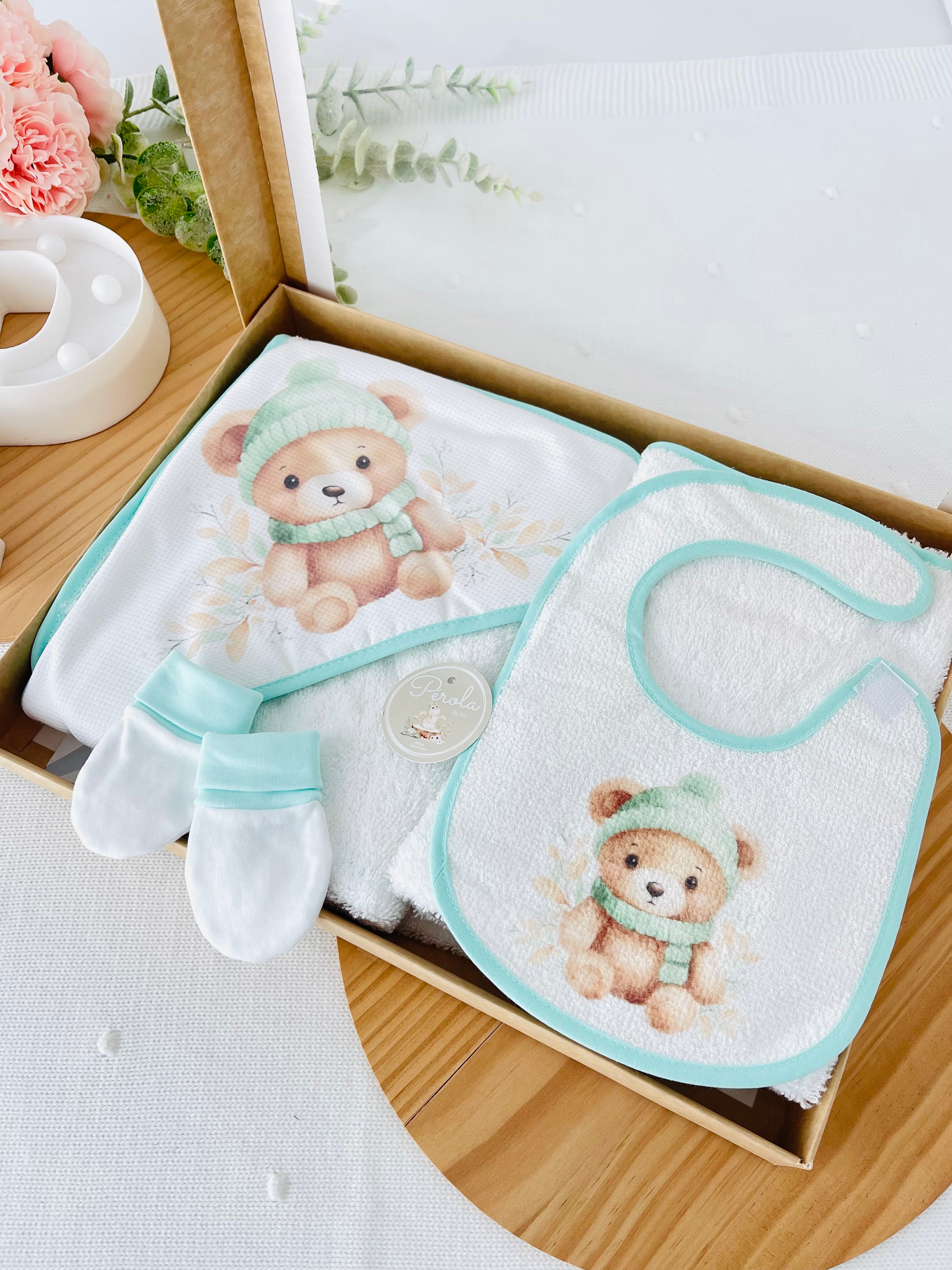 Pack ursinho: toalha de banho, luvas e babete impermeável