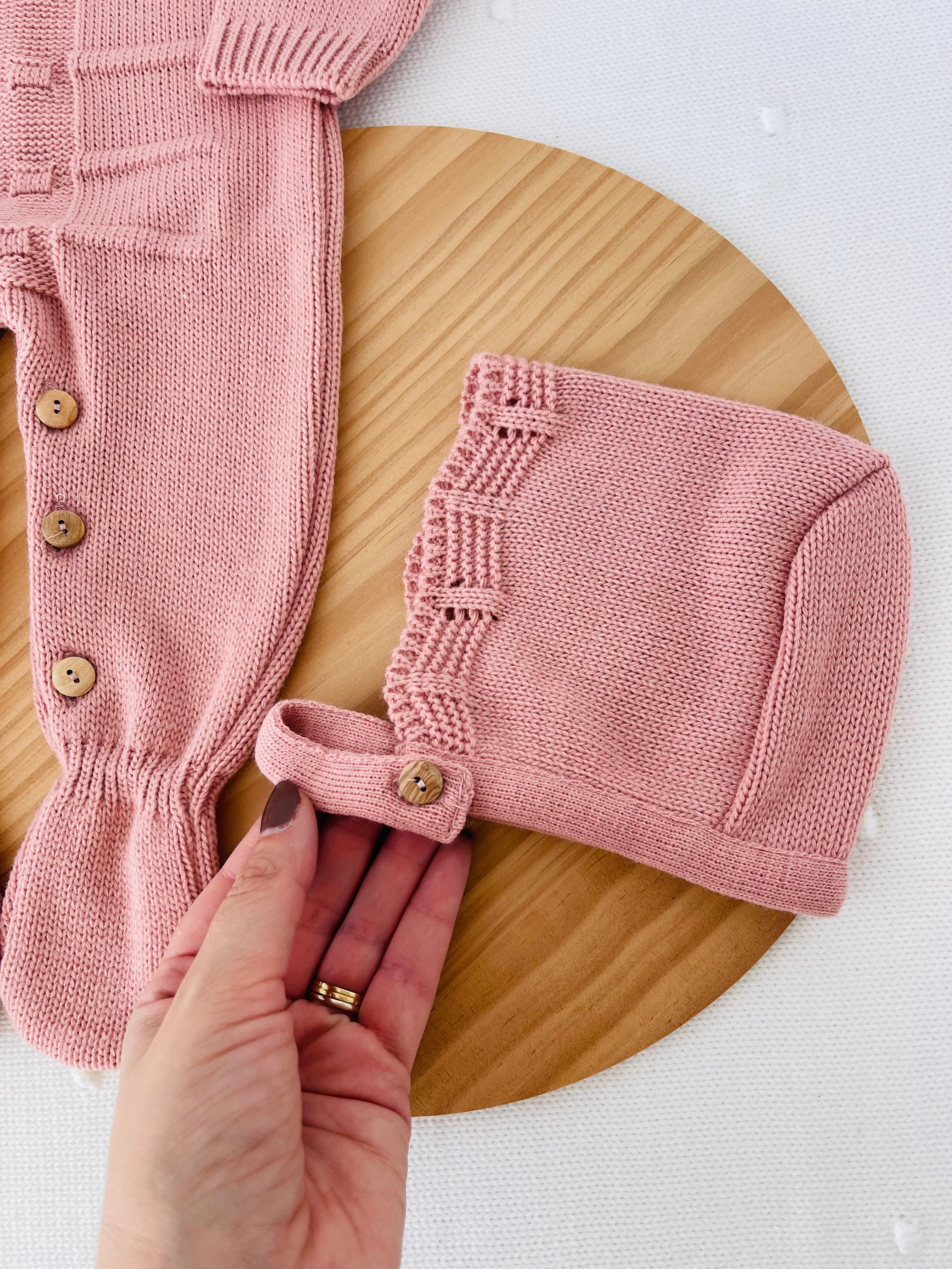 Saída de maternidade quadradinhos: Babygrow e touca Outono/Inverno