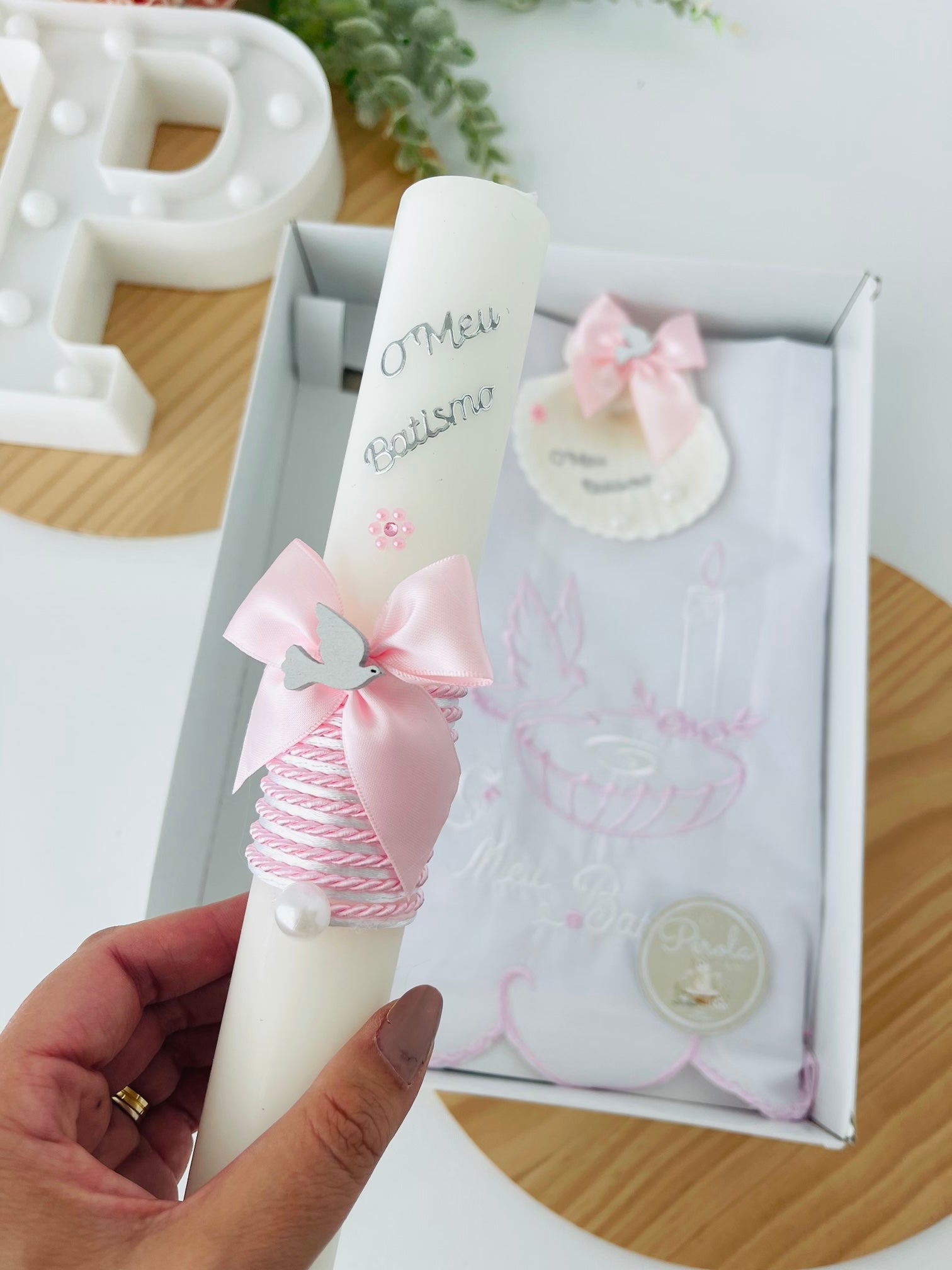 Conjunto para Batizado: vela, toalha e concha Batizado Pomba