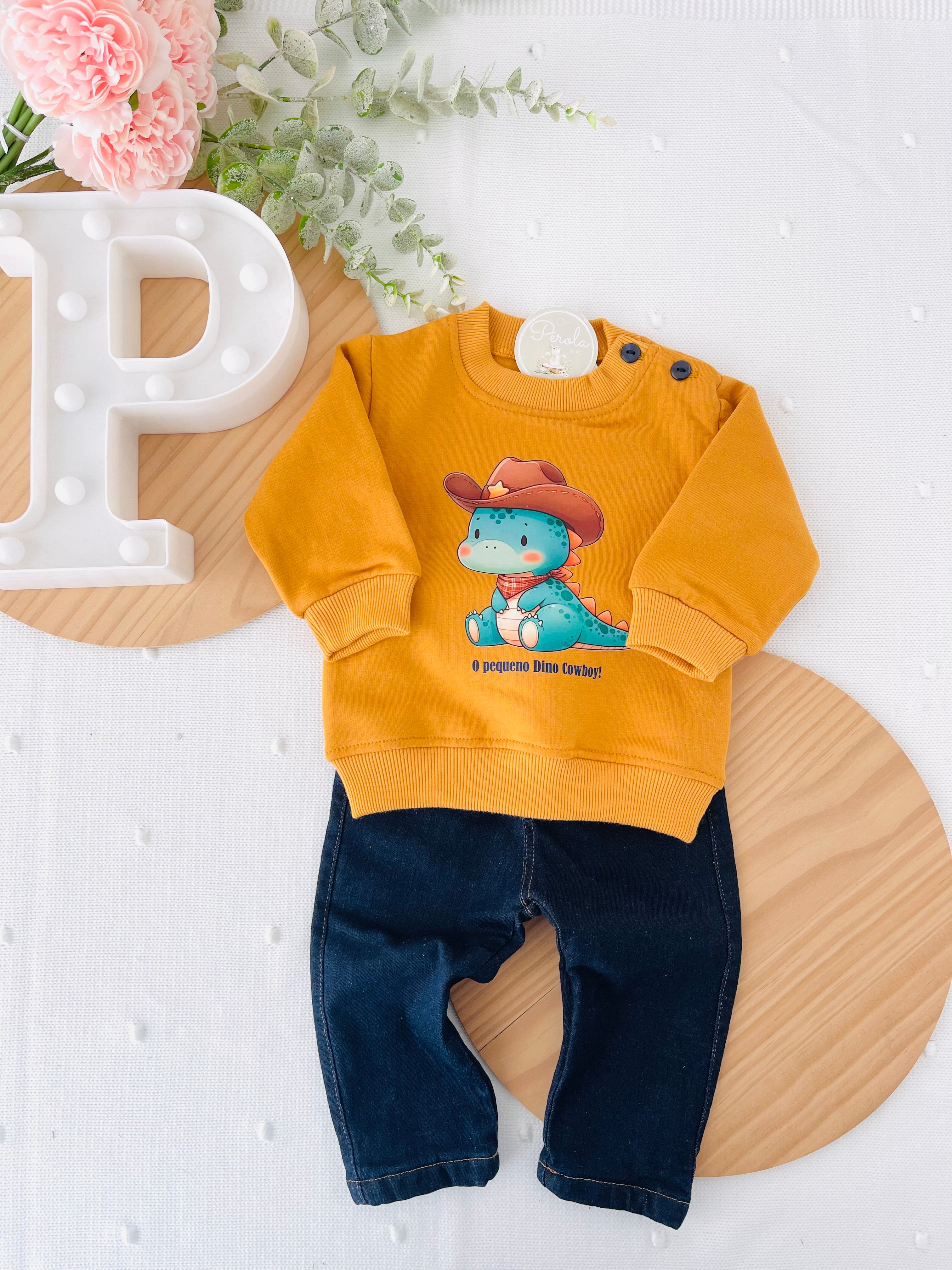 Camisola e calças de ganga: pequeno cowboy