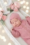 Conjunto Rosa Babygrow & Touca em Malha com Botões de Madeira