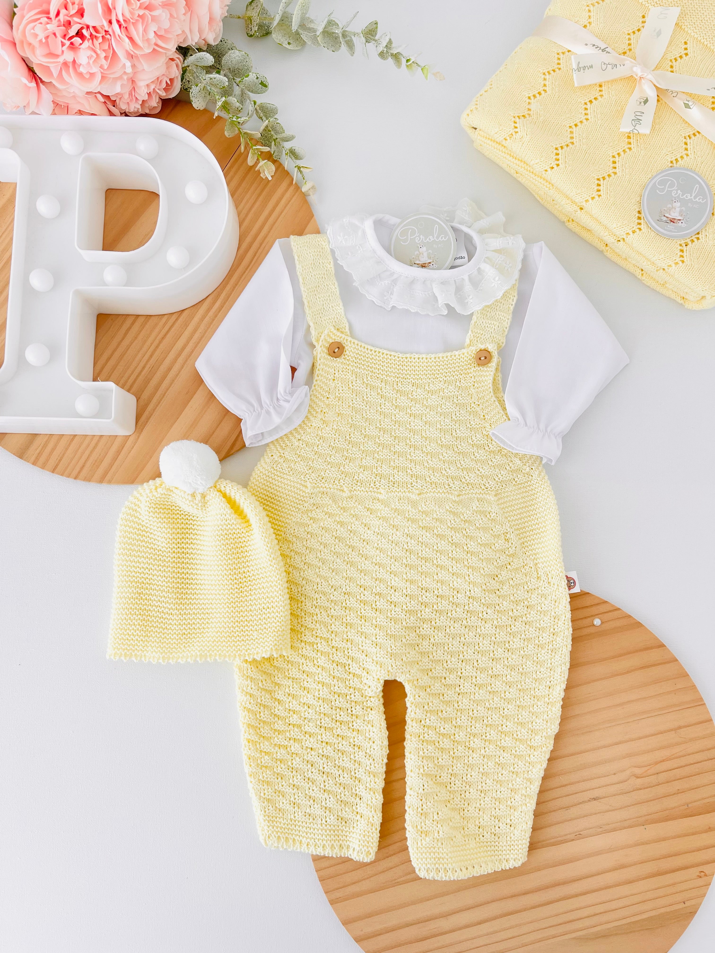 Saída de maternidade Amarelo : jardineiras, BLUSA e gorro 100% algodão Primavera/Verão