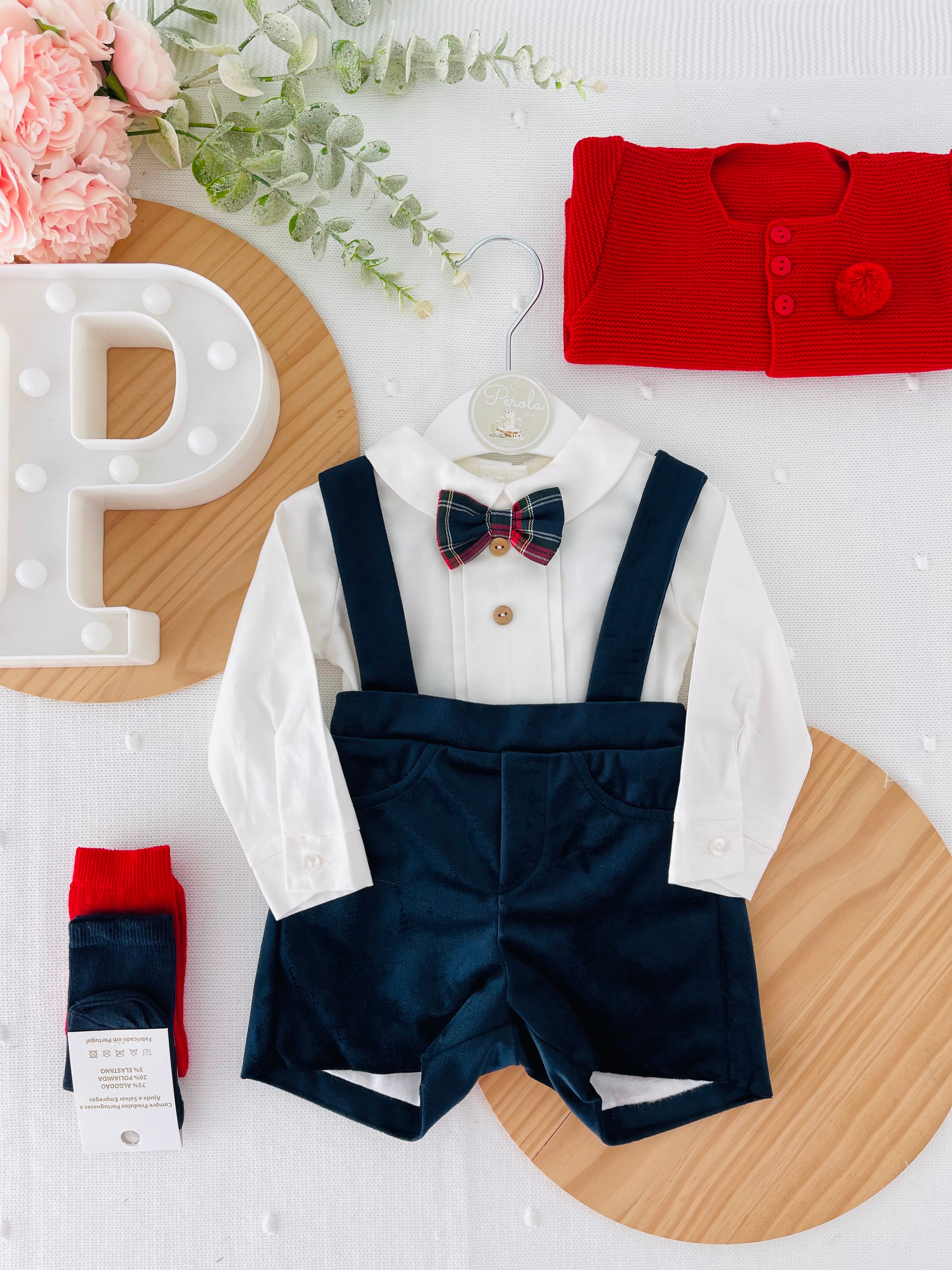 Conjunto premium em veludo: Calções com alças e camisa