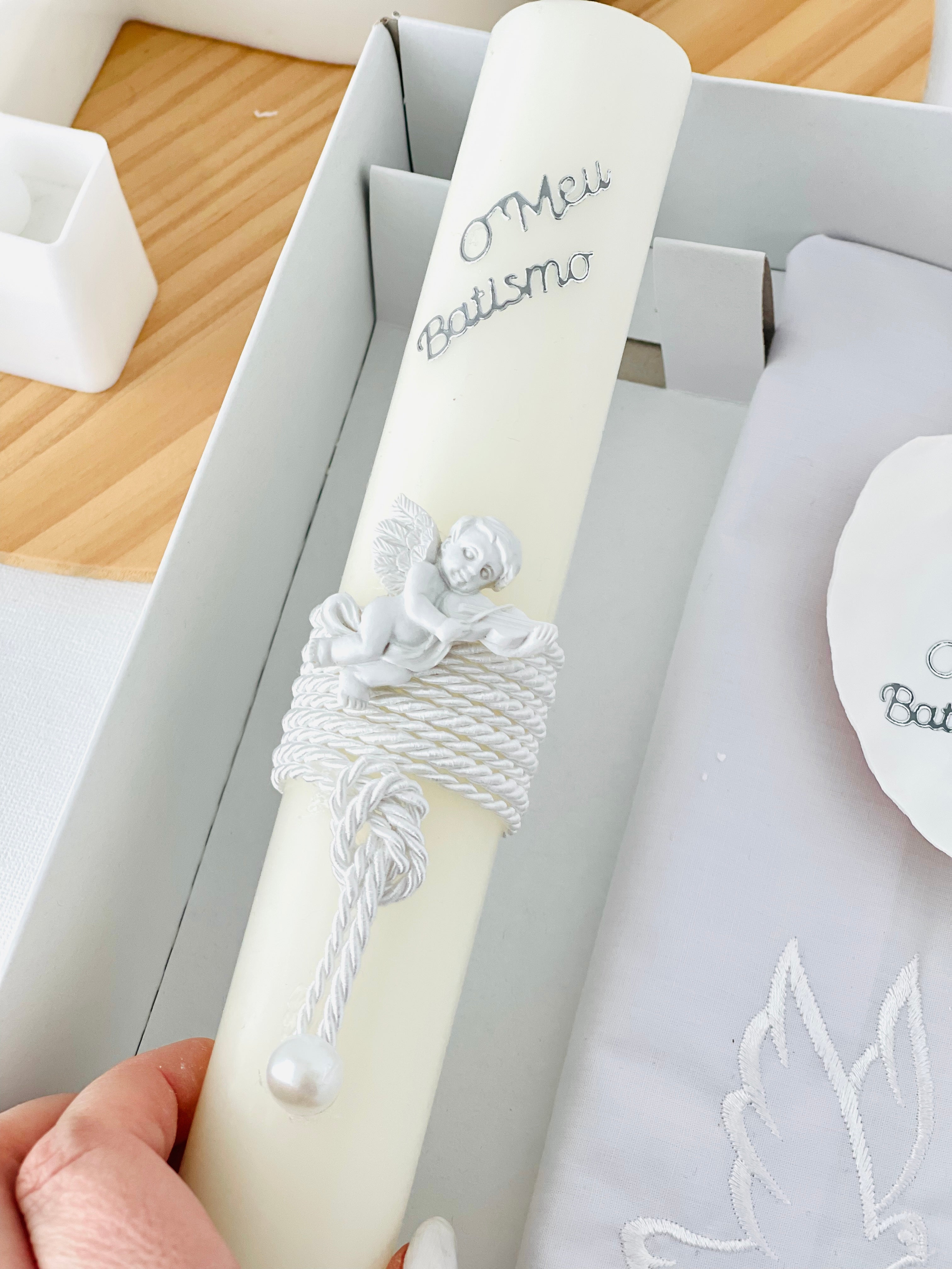 Conjunto para Batizado: vela, toalha e concha Batizado Pomba