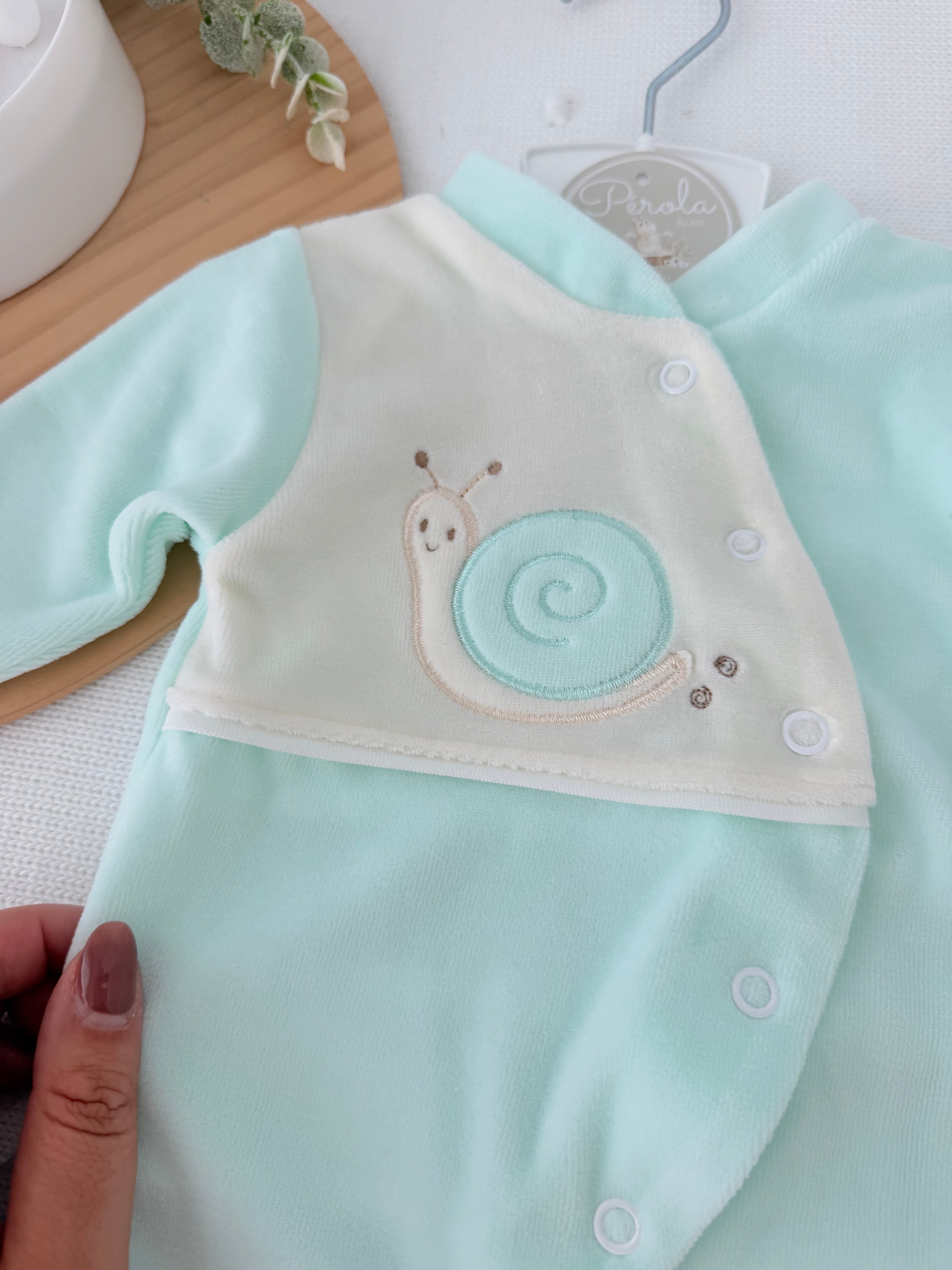 Babygrow caracol veludo