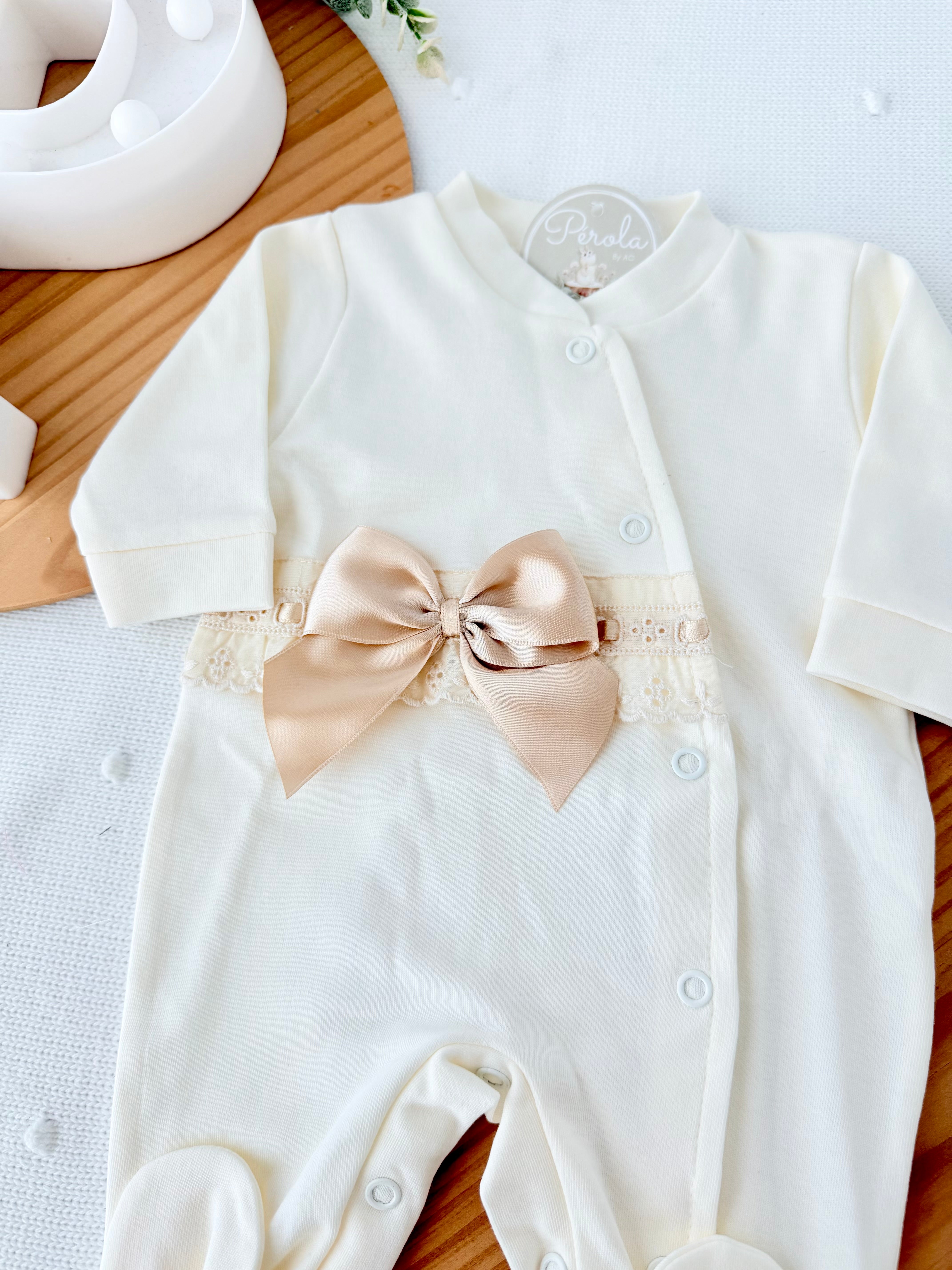 Babygrow pérola com renda