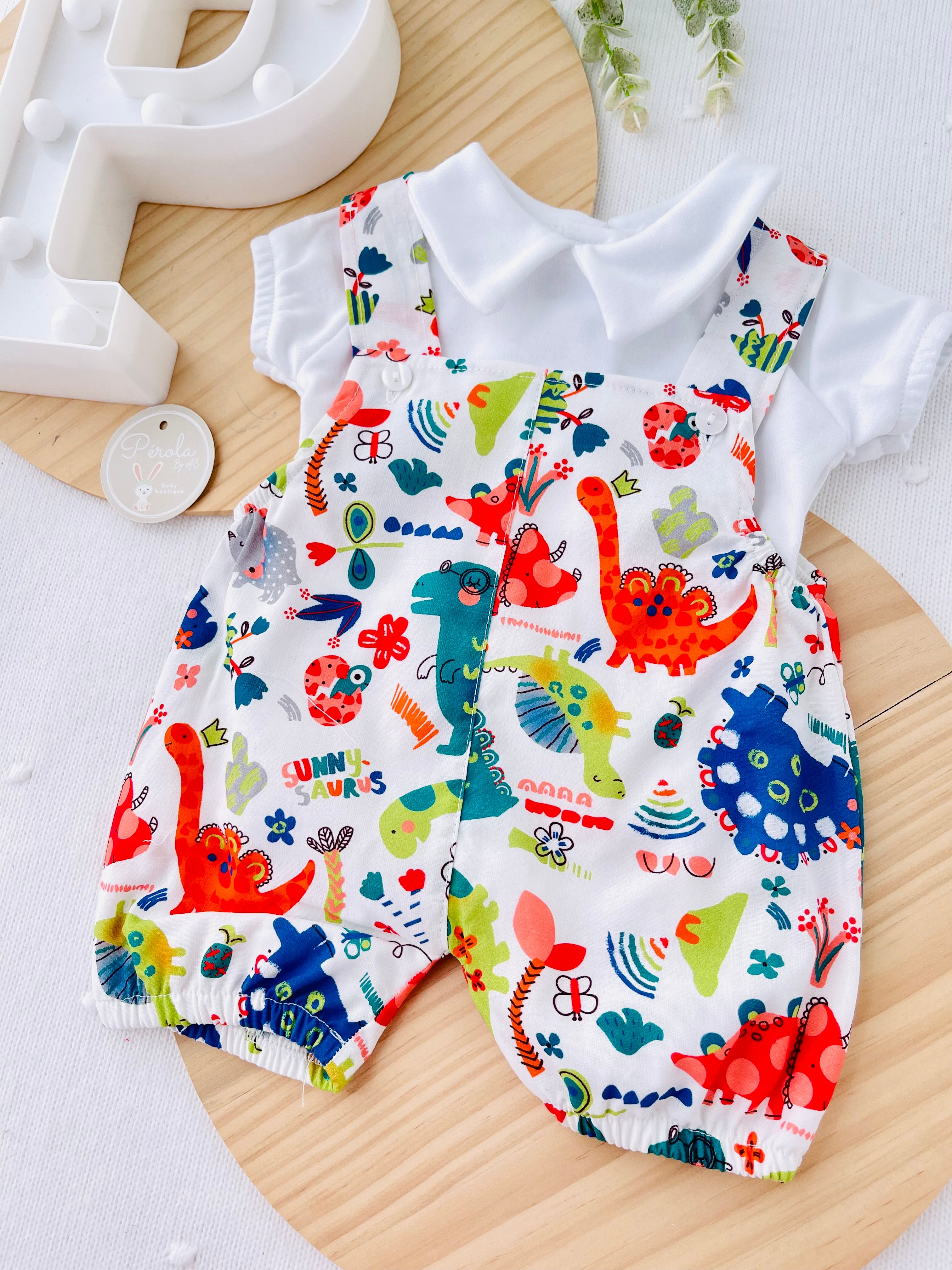 Conjunto Dinossauros : jardineiras e camisola