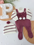 Conjunto risquinhas berinjela: jardineiras, camisola e gorro