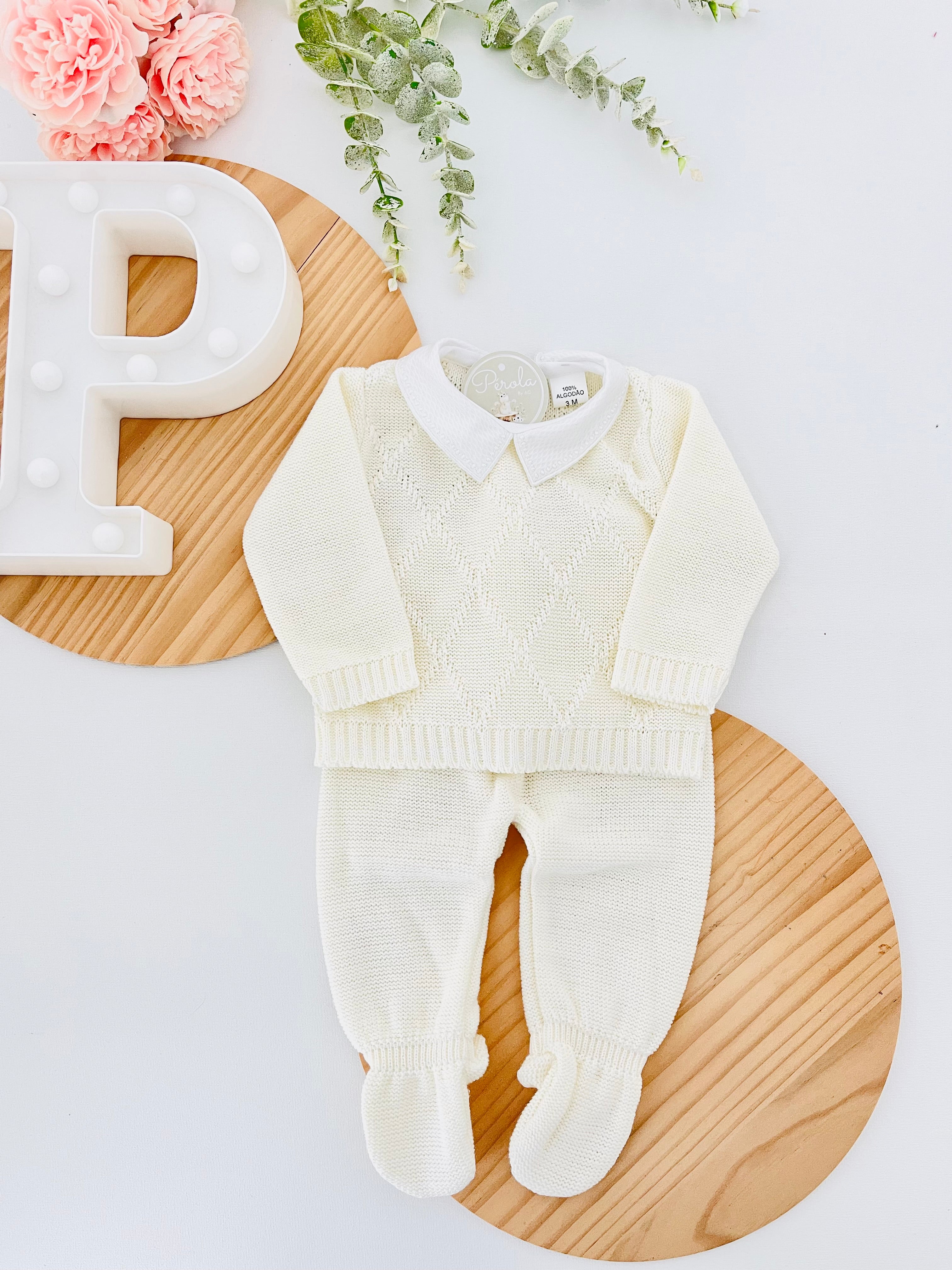 Conjunto losango: camisola com gola de camisa e calças