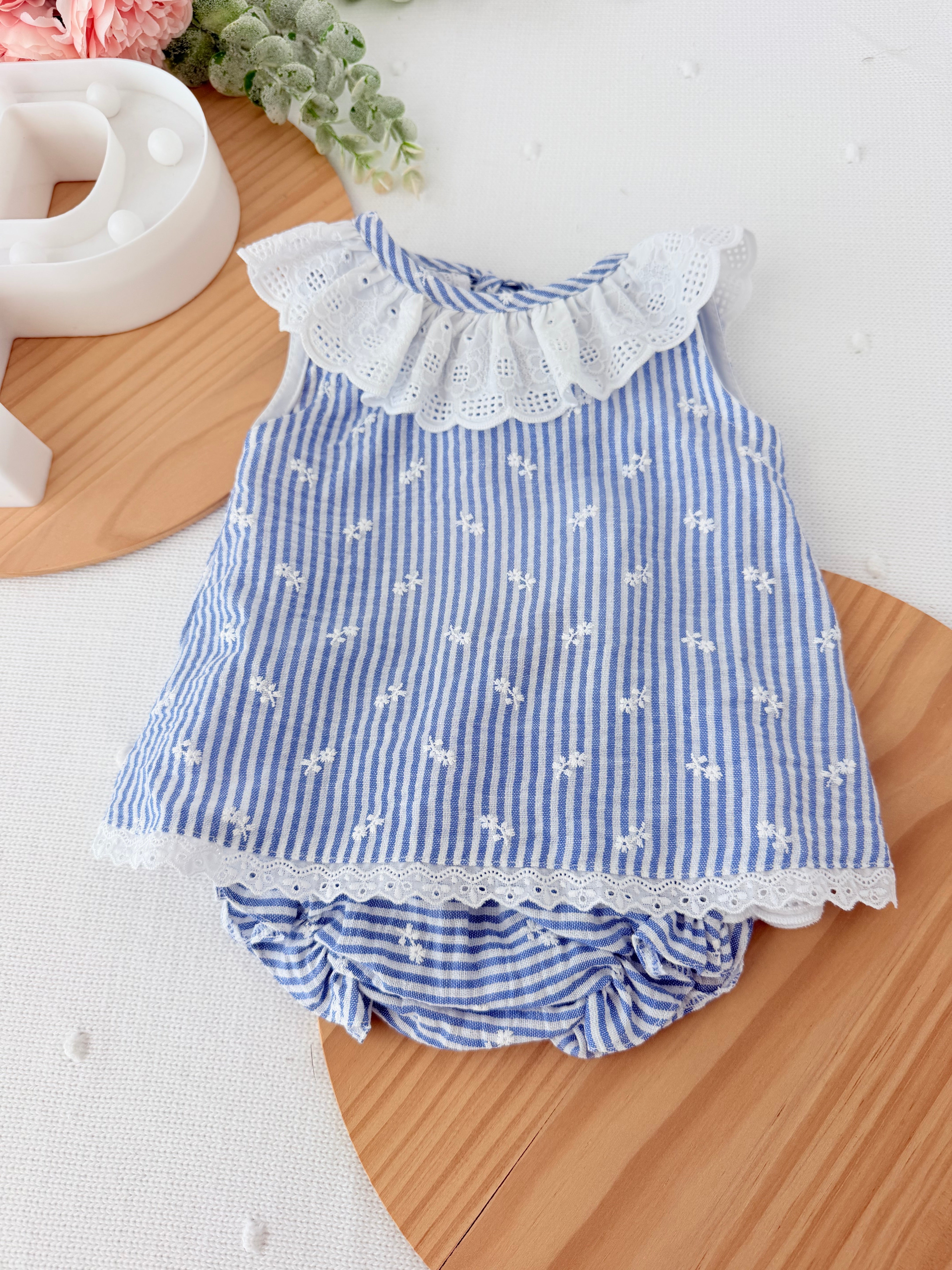 Conjunto riscas azul menina