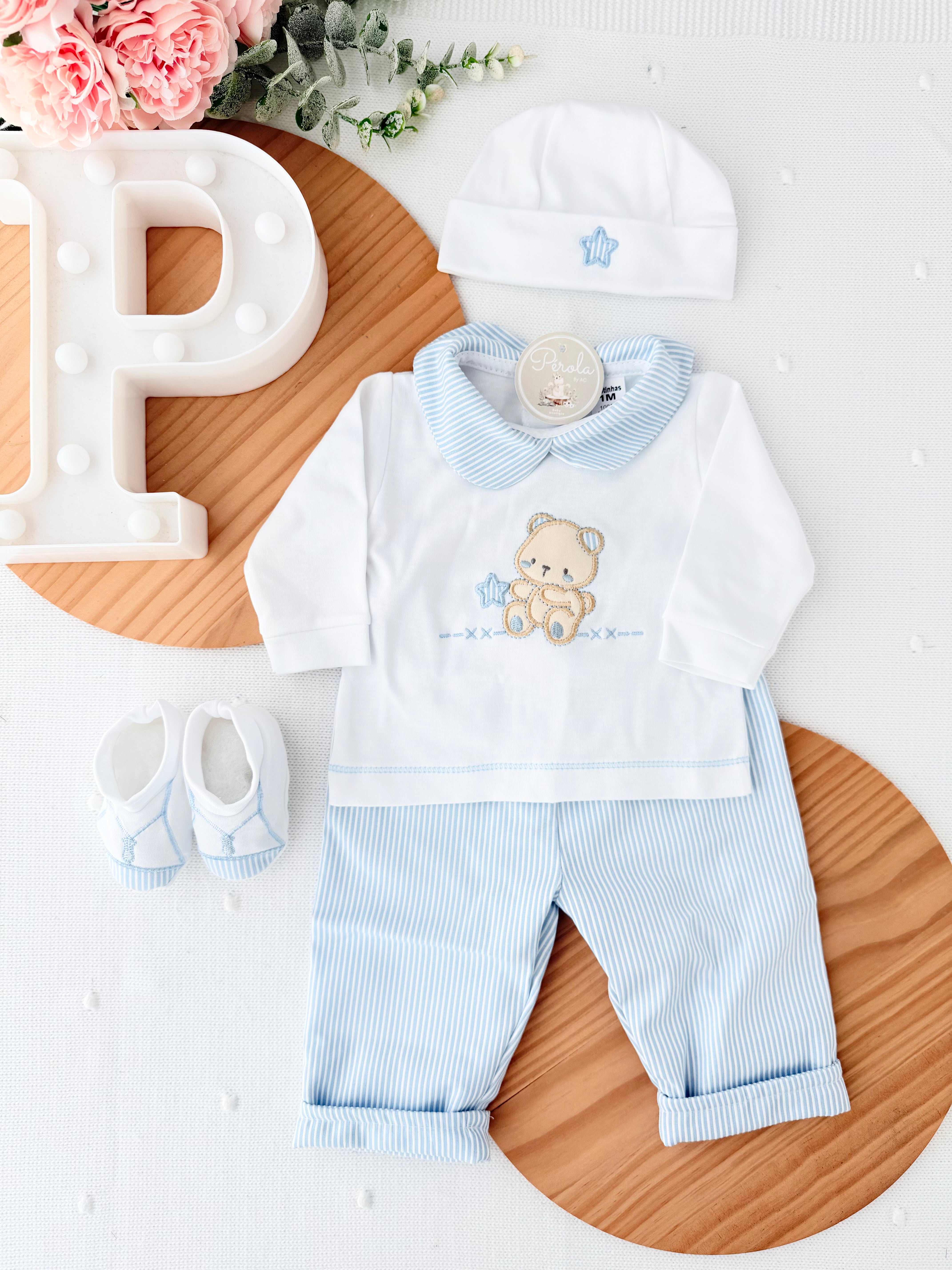 Conjunto algodão menino 4 peças : calças, camisola, carapins e gorro