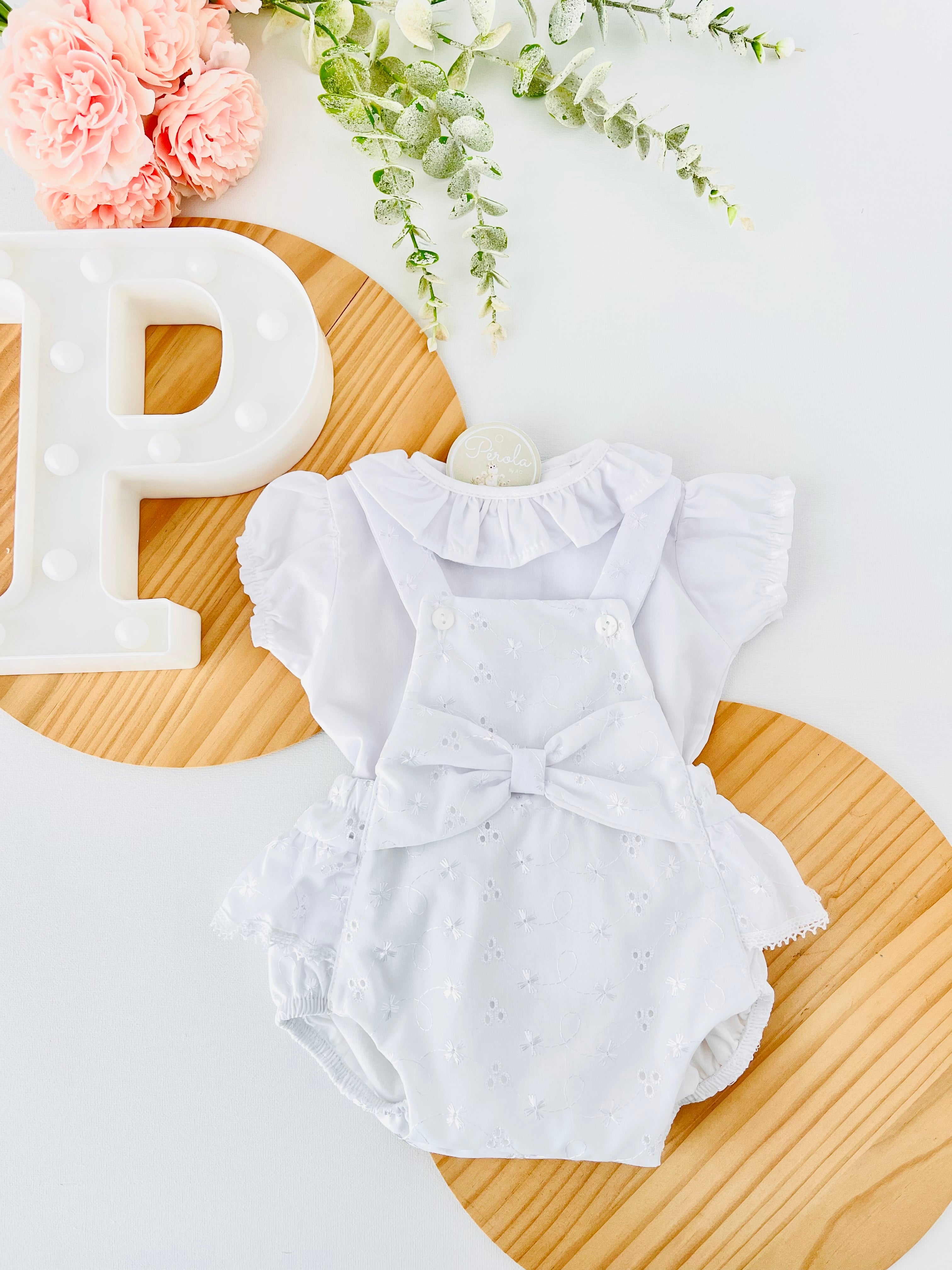 Conjunto bordado branco : Fofo e blusa