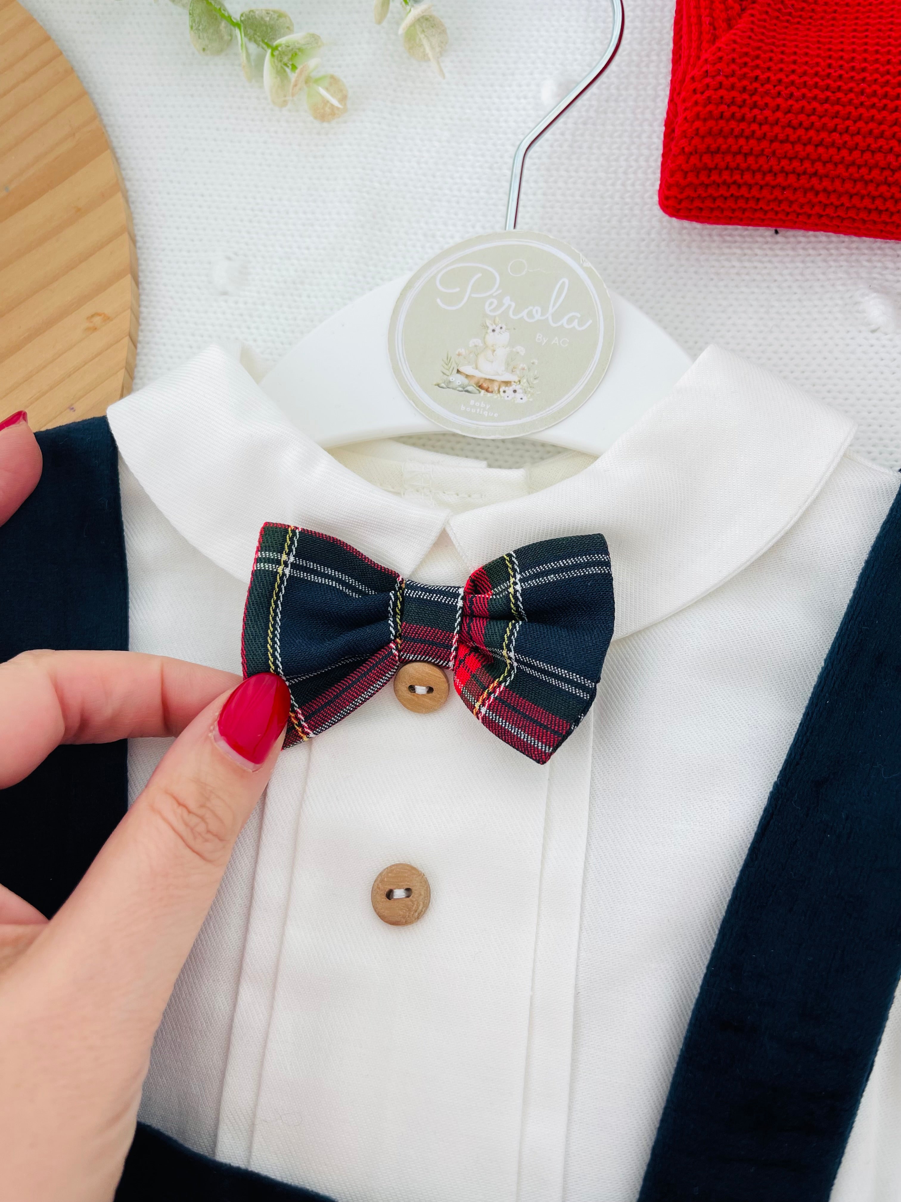 Conjunto premium em veludo: Calções com alças e camisa