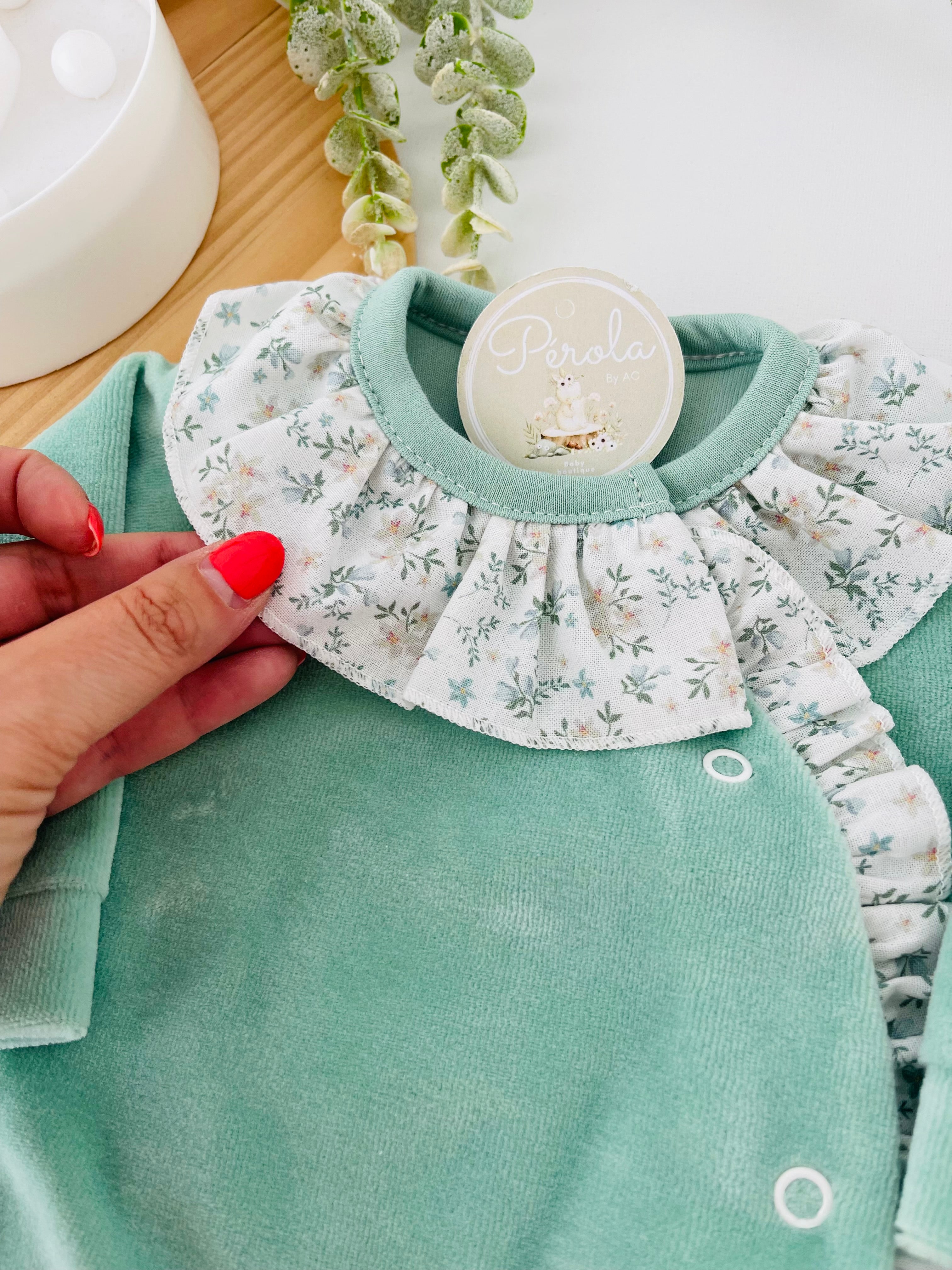 Babygrow tema flores em VELUDO