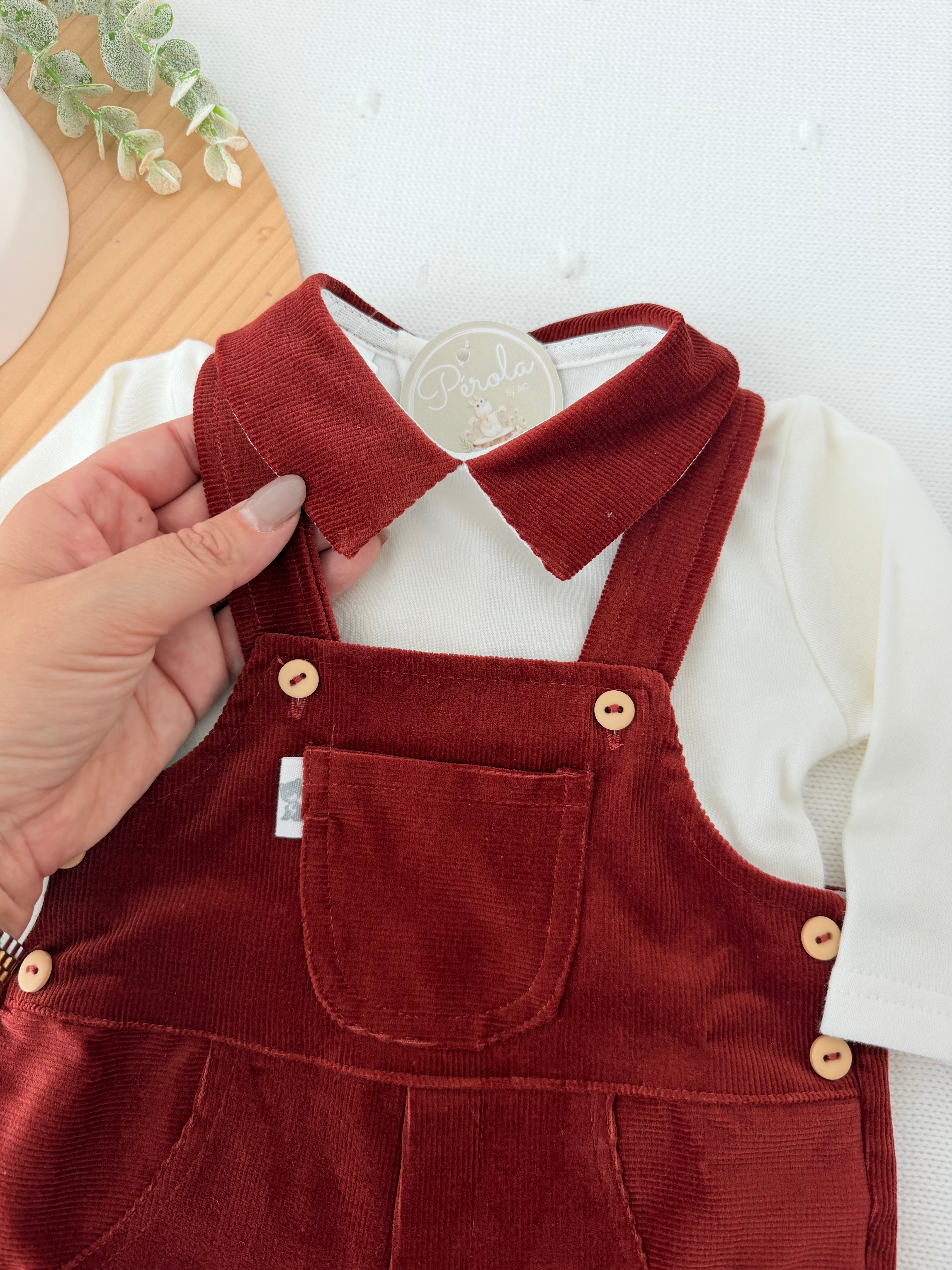 Conjunto tijolo: jardineiras e camisola 3-6-12M