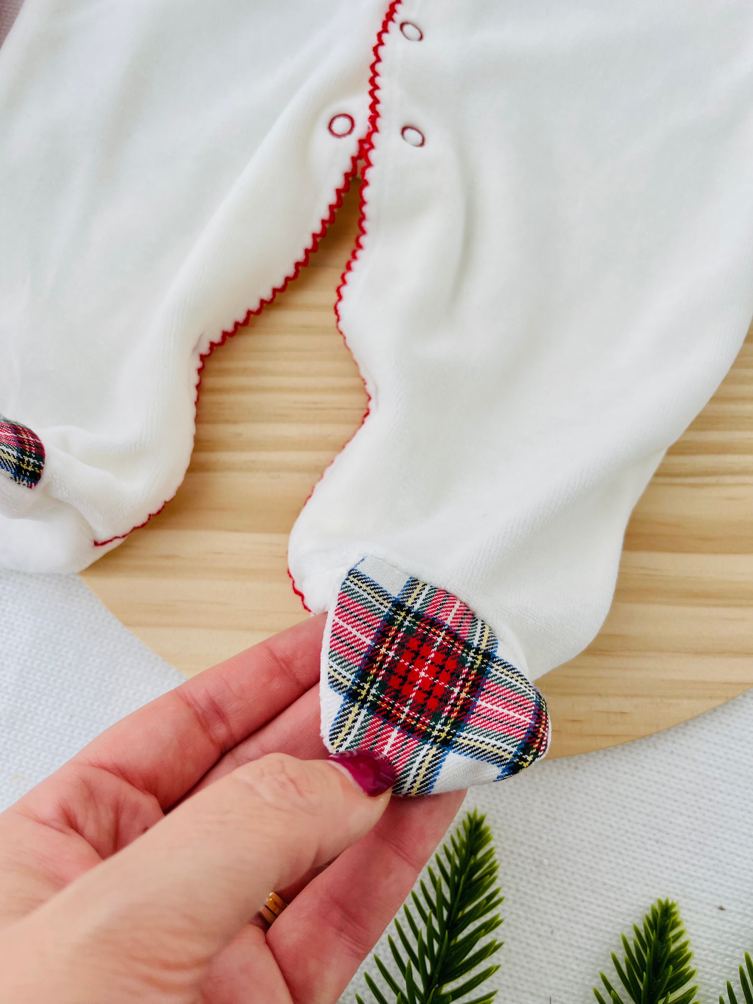 Babygrow Branco Estrelas GOLA REDONDA- xadrez Premium