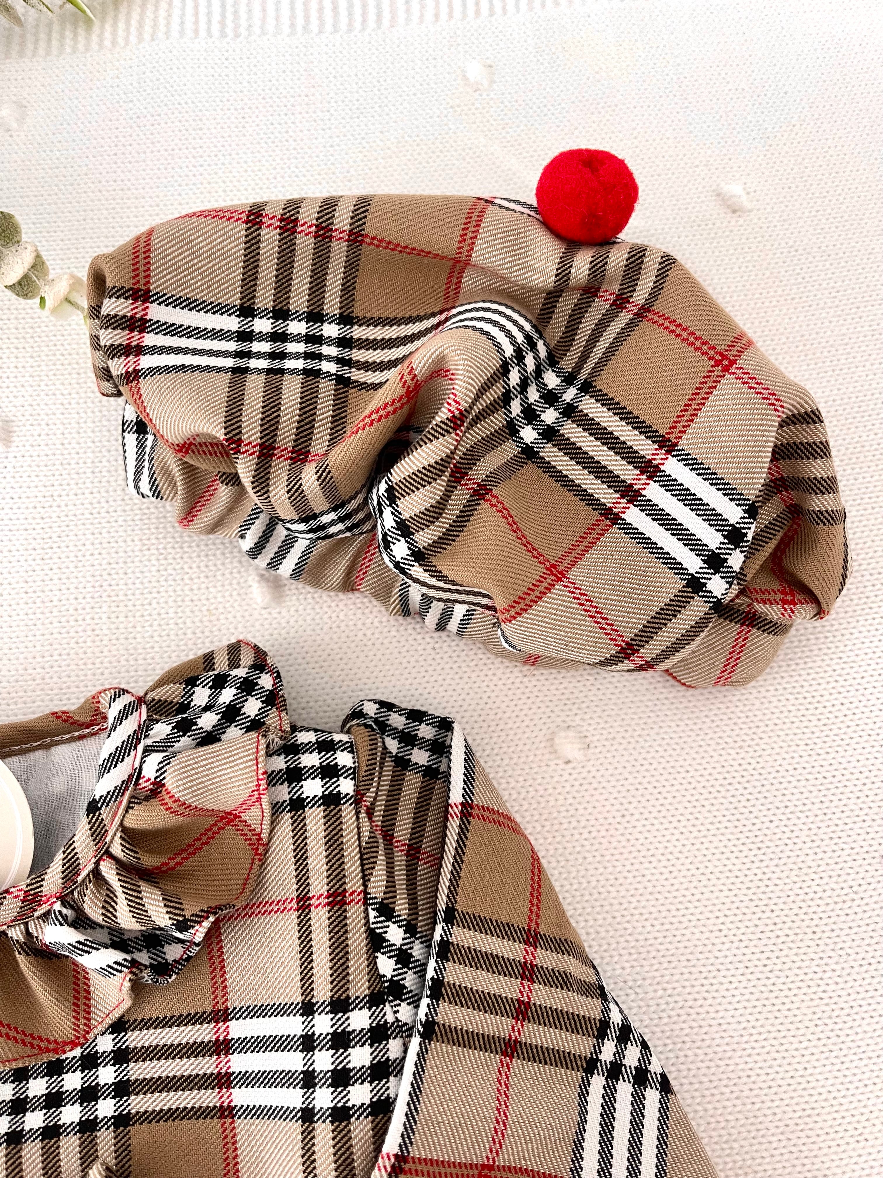 Conjunto Menina estilo Burberry - Vestido e Bóina