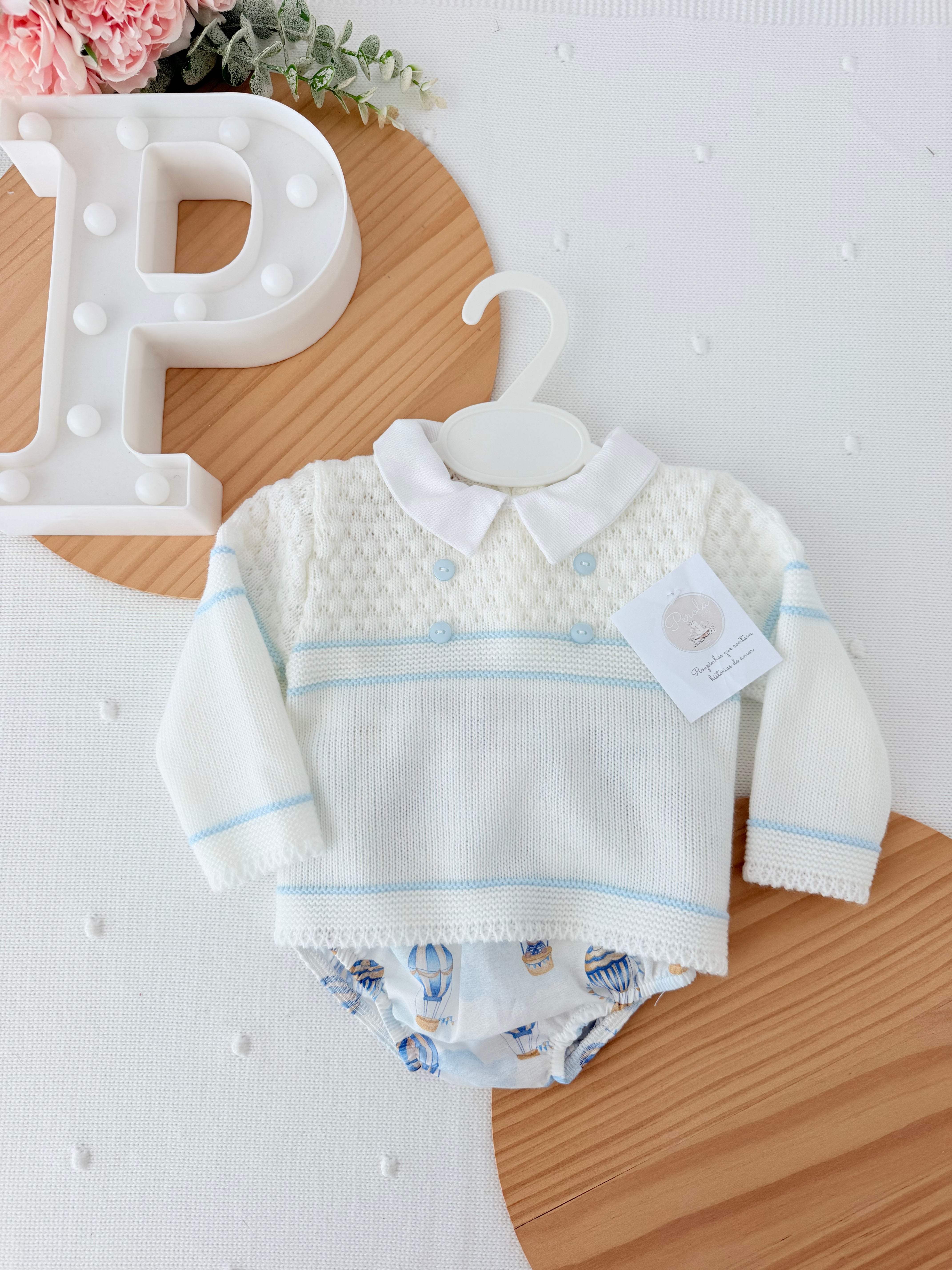Conjunto branco e azul : camisola e tapa fraldas 1/3M