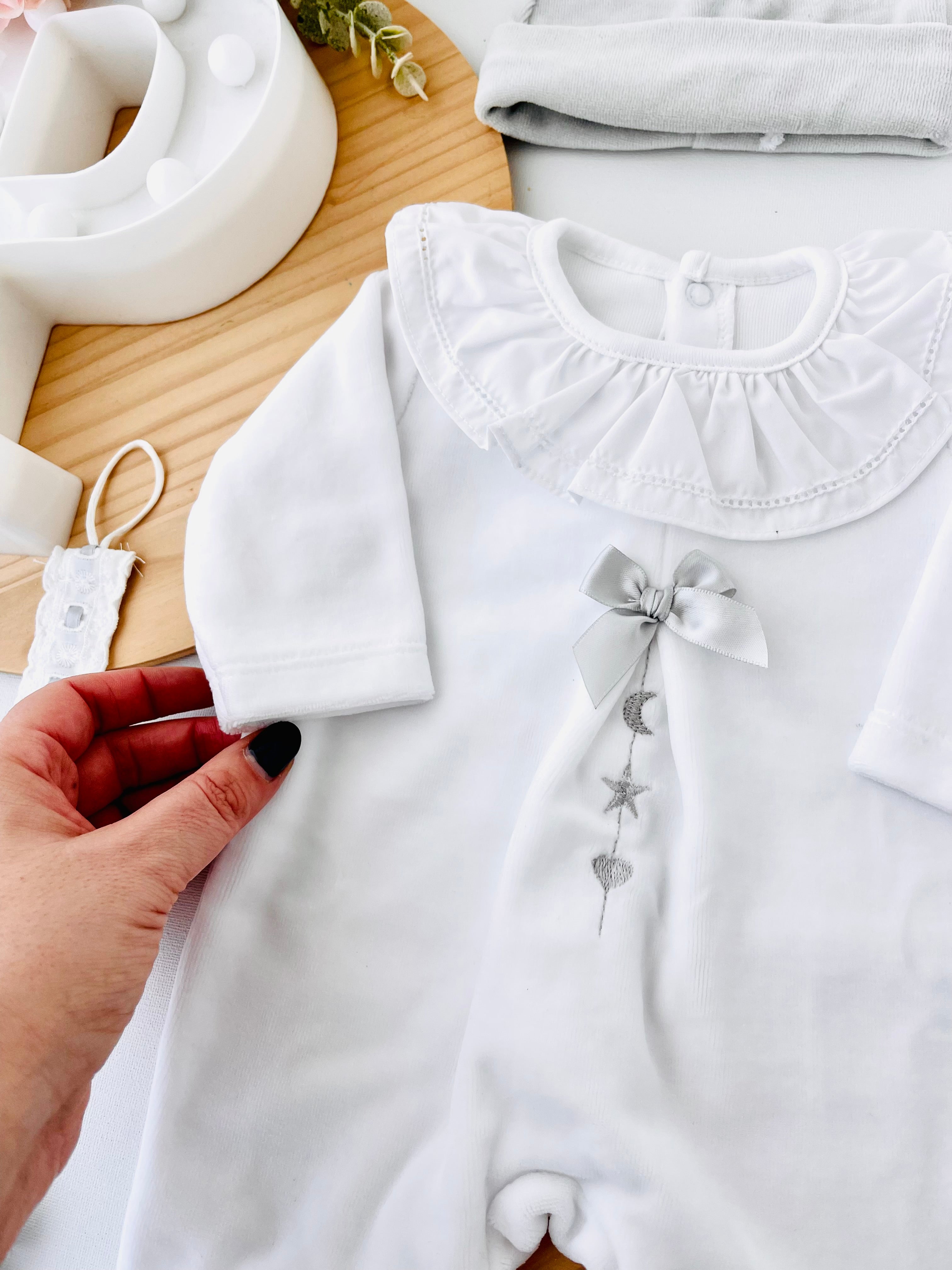Babygrow branco veludo