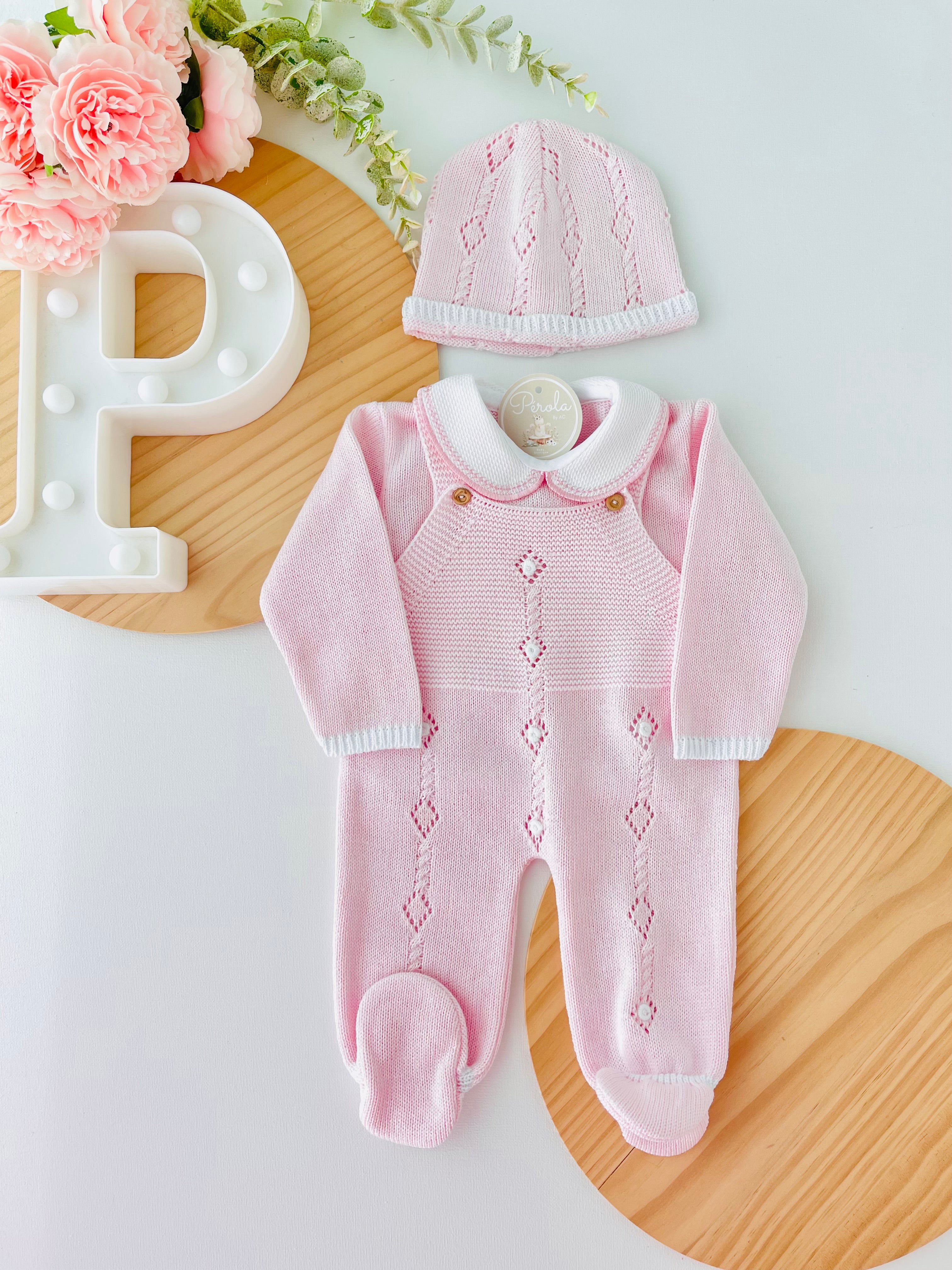 Saída de maternidade algodão doce: jardineiras, camisola e gorro - 100% algodão