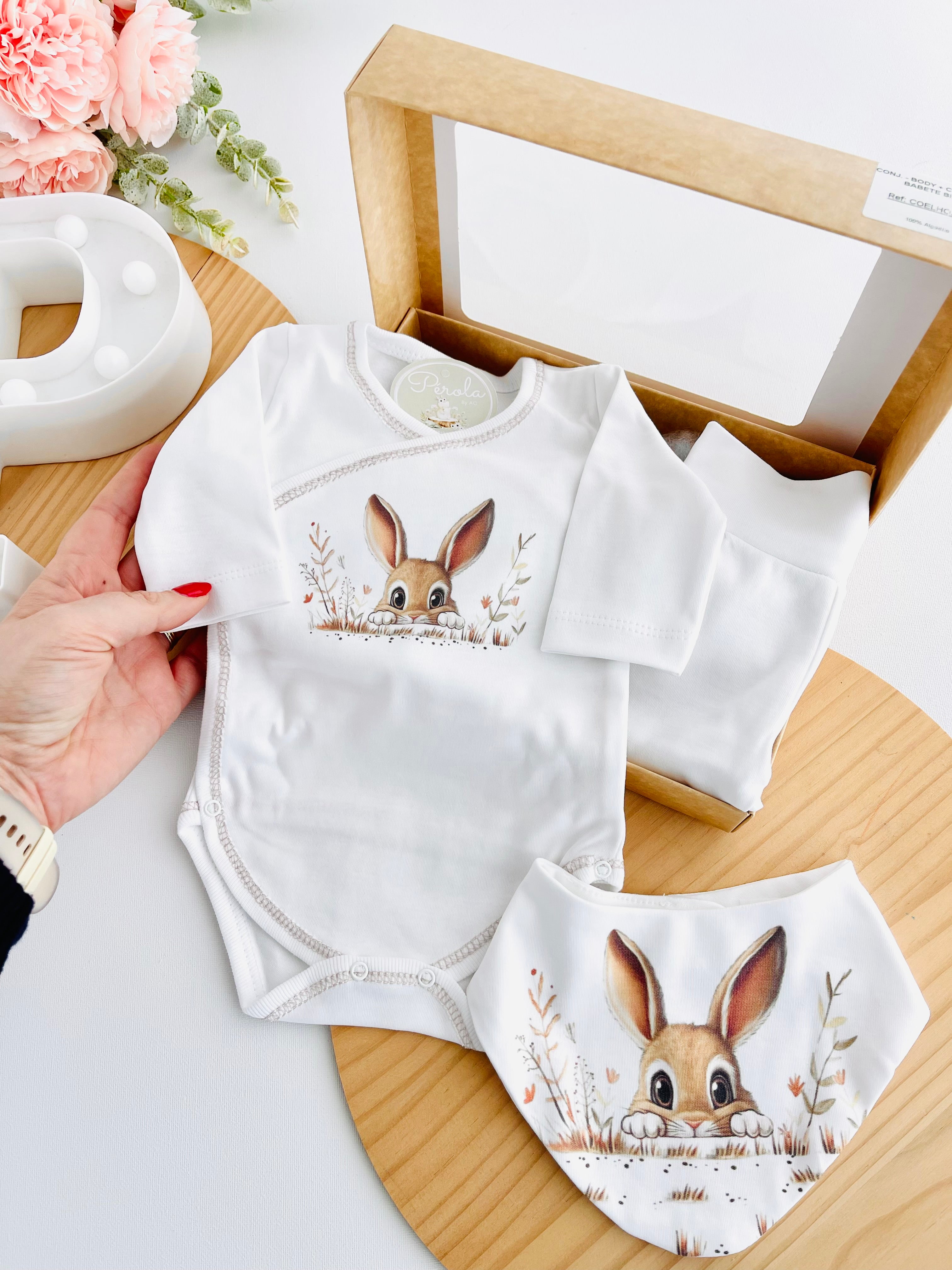 Pack tema coelho 3 peças: Body, calças e babete bandana
