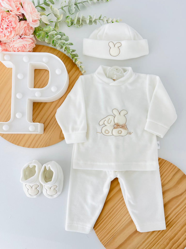 Conjunto em veludo 4 peças tema coelhinho : calças, camisola, carapins e gorro