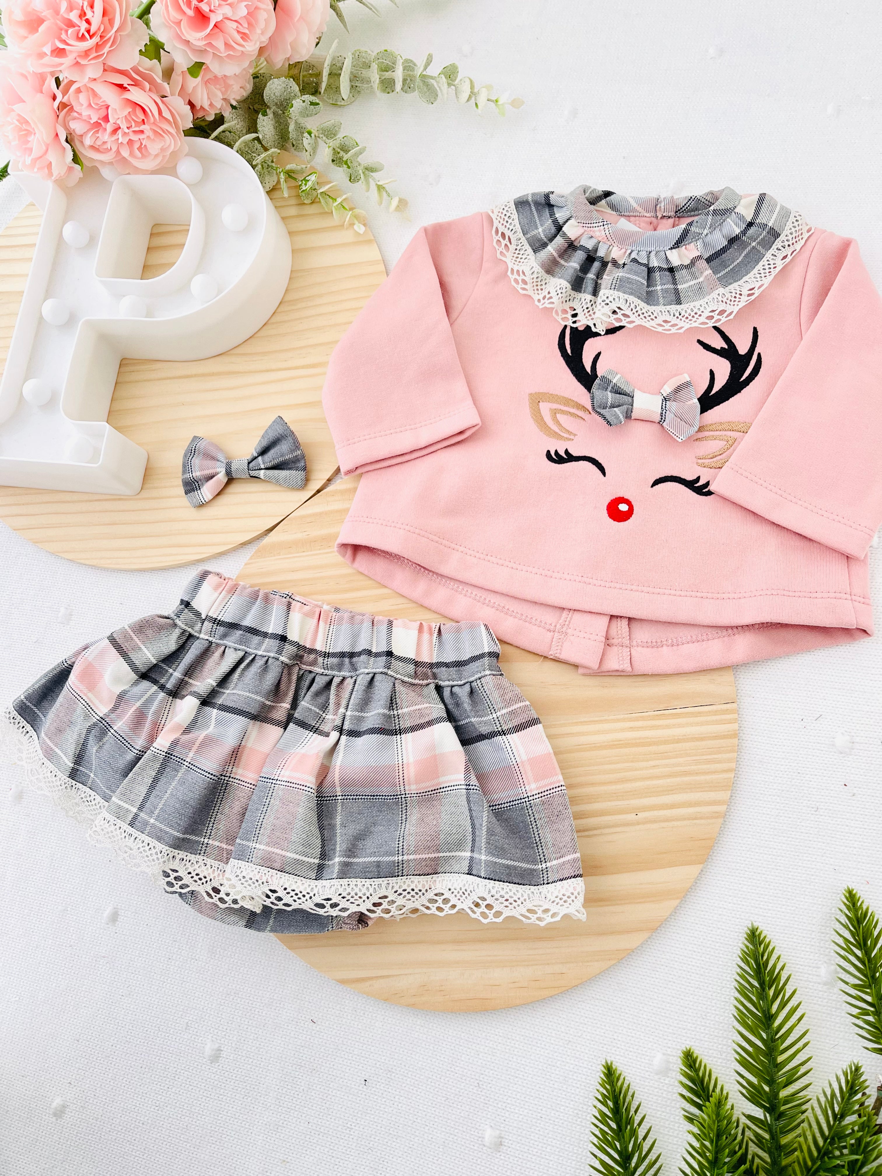 Conjunto Renas rosa : gancho, camisola e saia/tapa fraldas