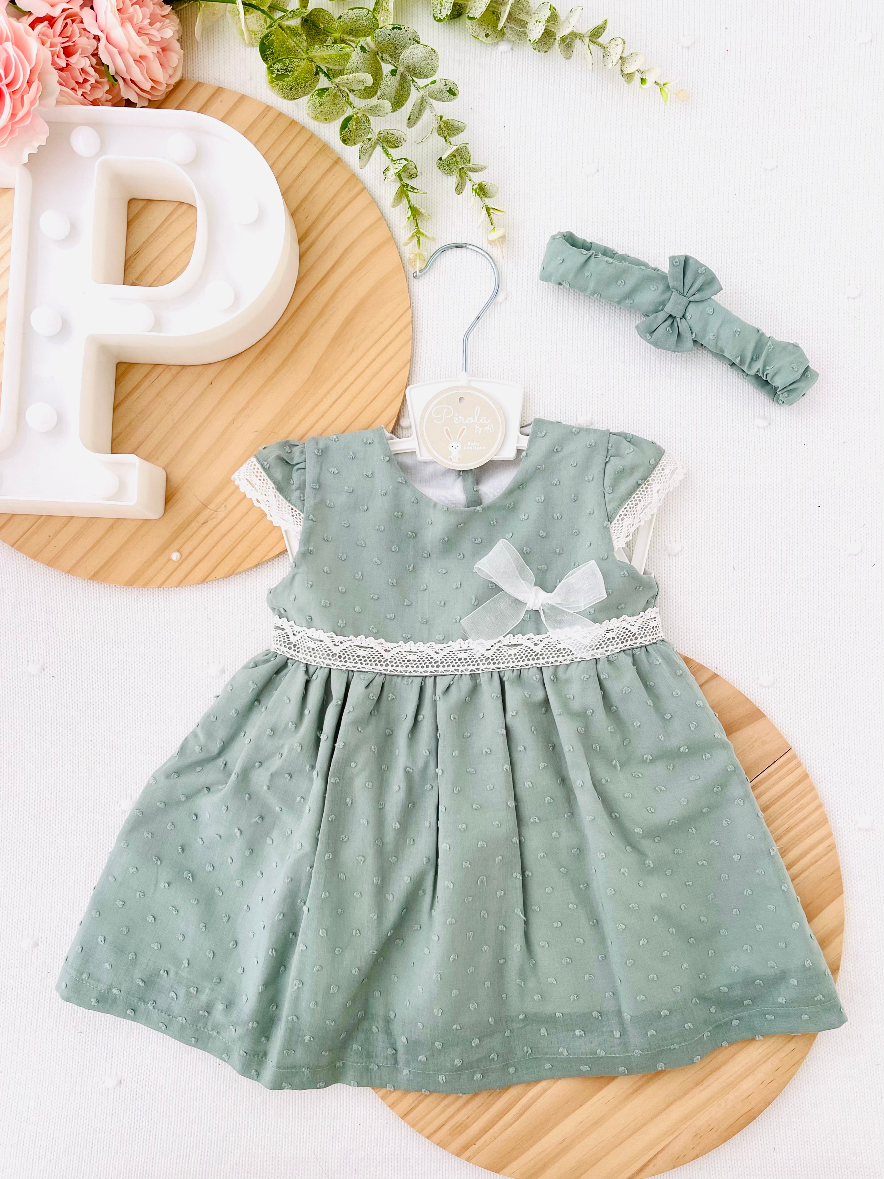 Conjunto plumeti verde: vestido e fita