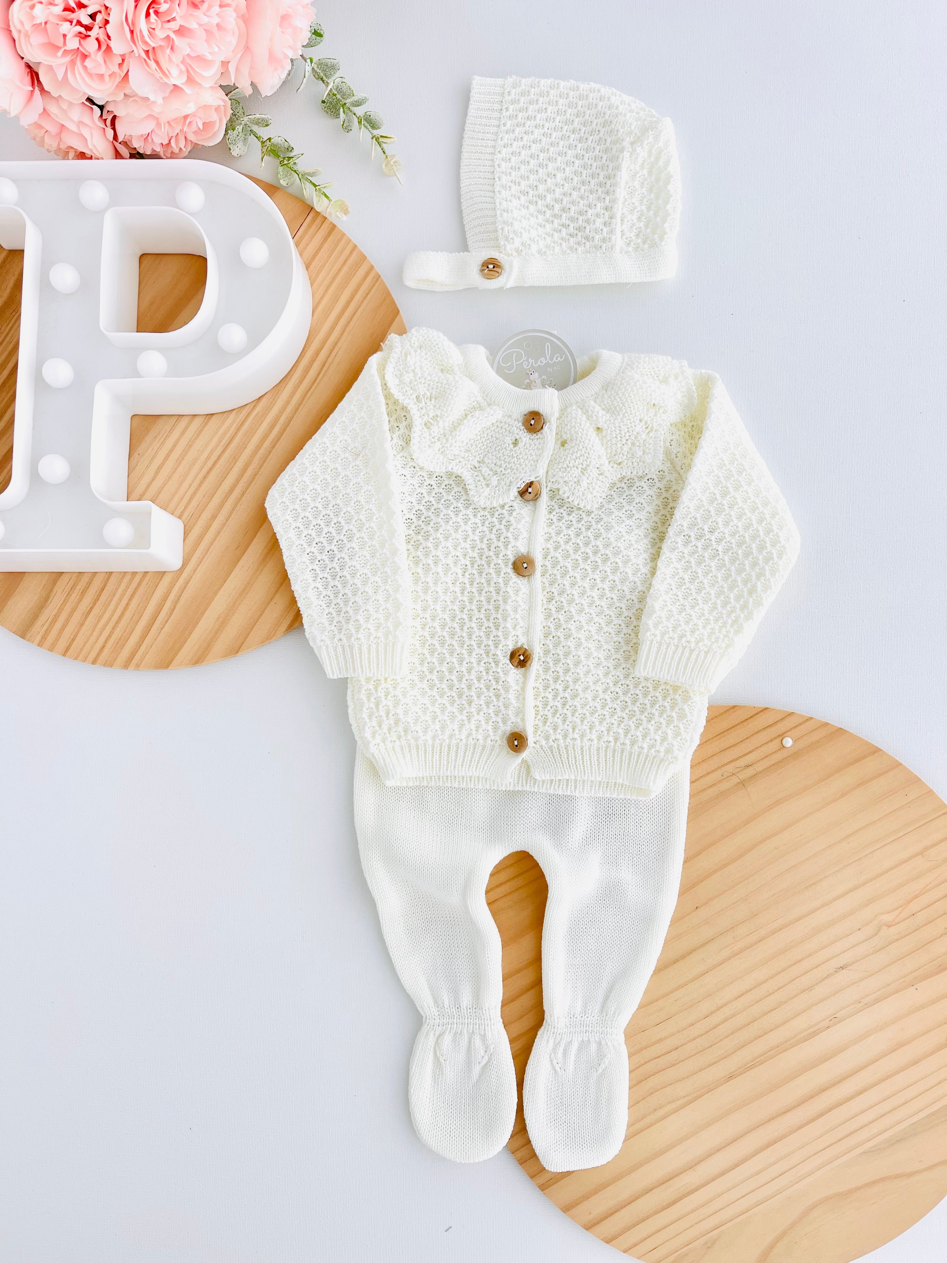 Conjunto malha com golinha: casaco, calças e touca- malha fina