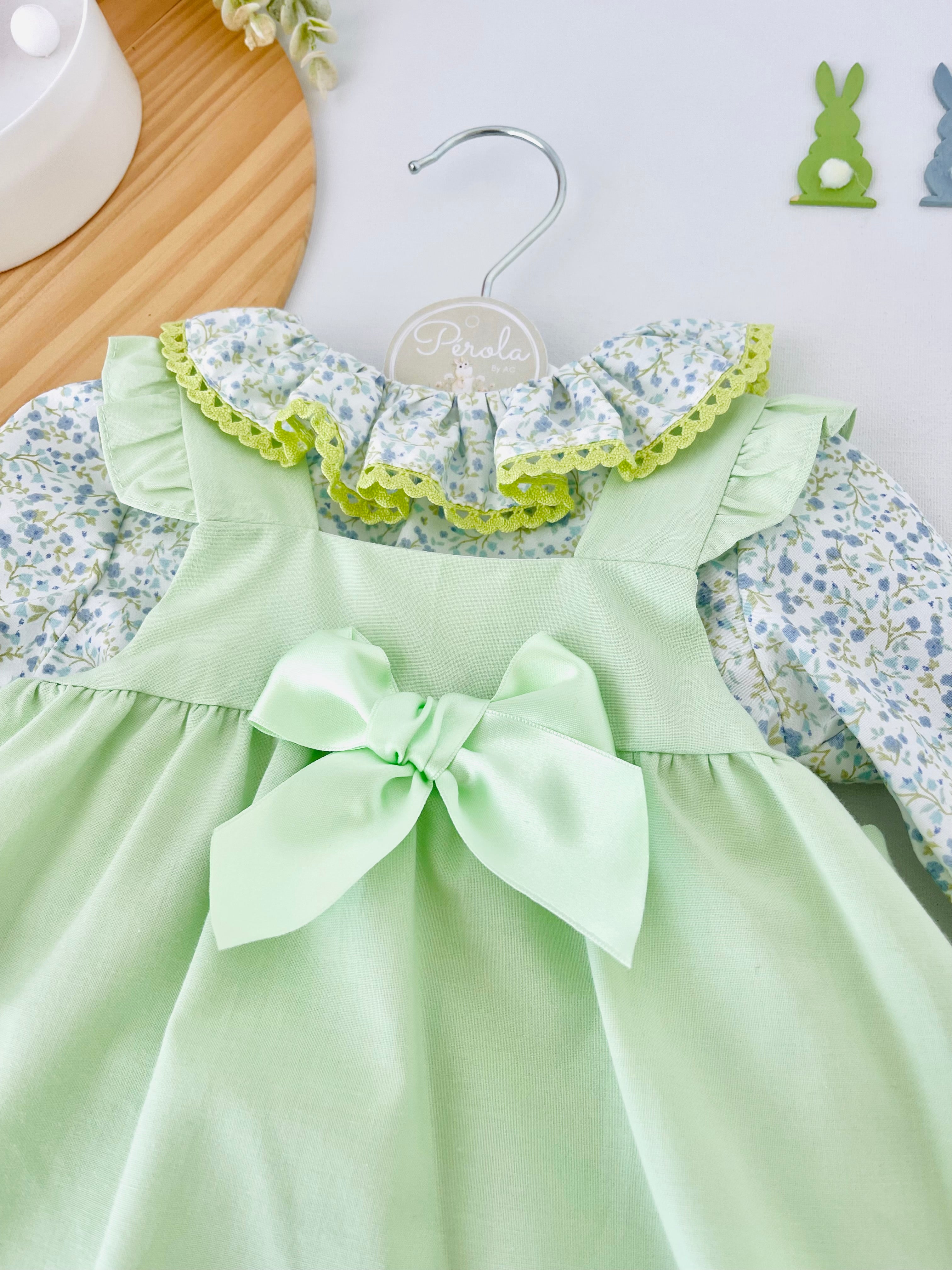 Conjunto Floral de 3 peças: vestido, blusa e tapa fraldas