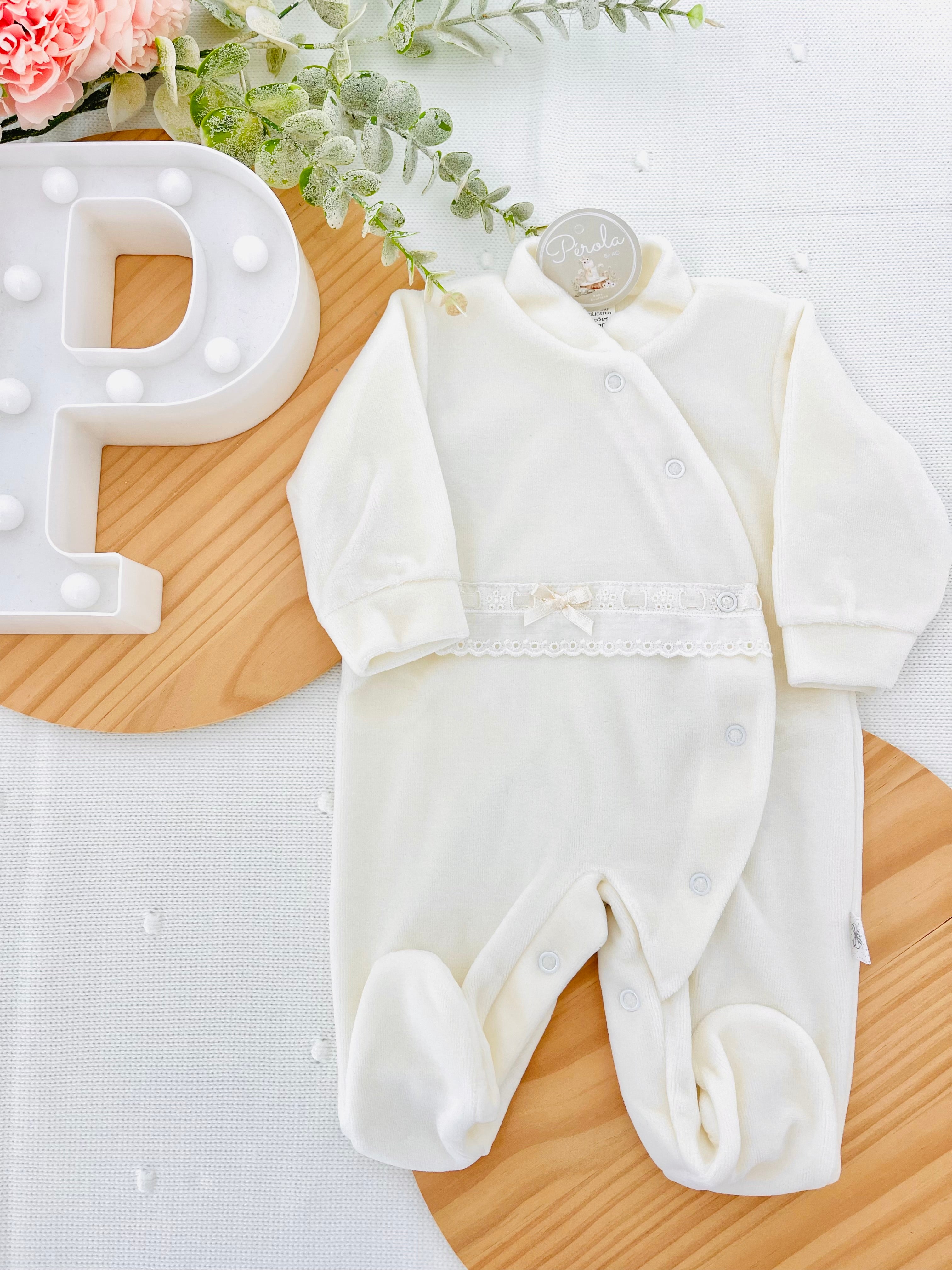 Babygrow pérola em veludo