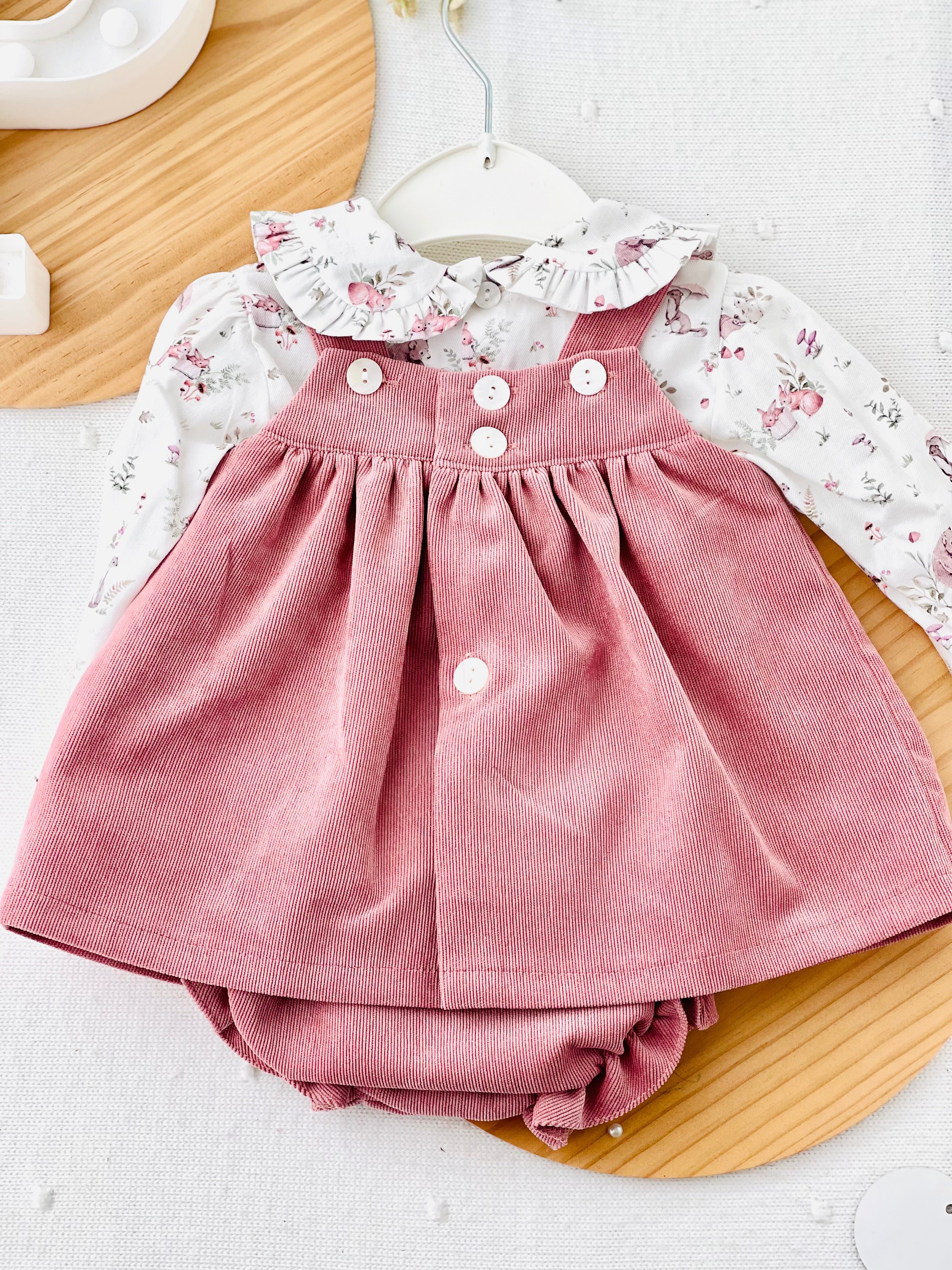 Conjunto bosque: vestido, blusa e tapa fraldas