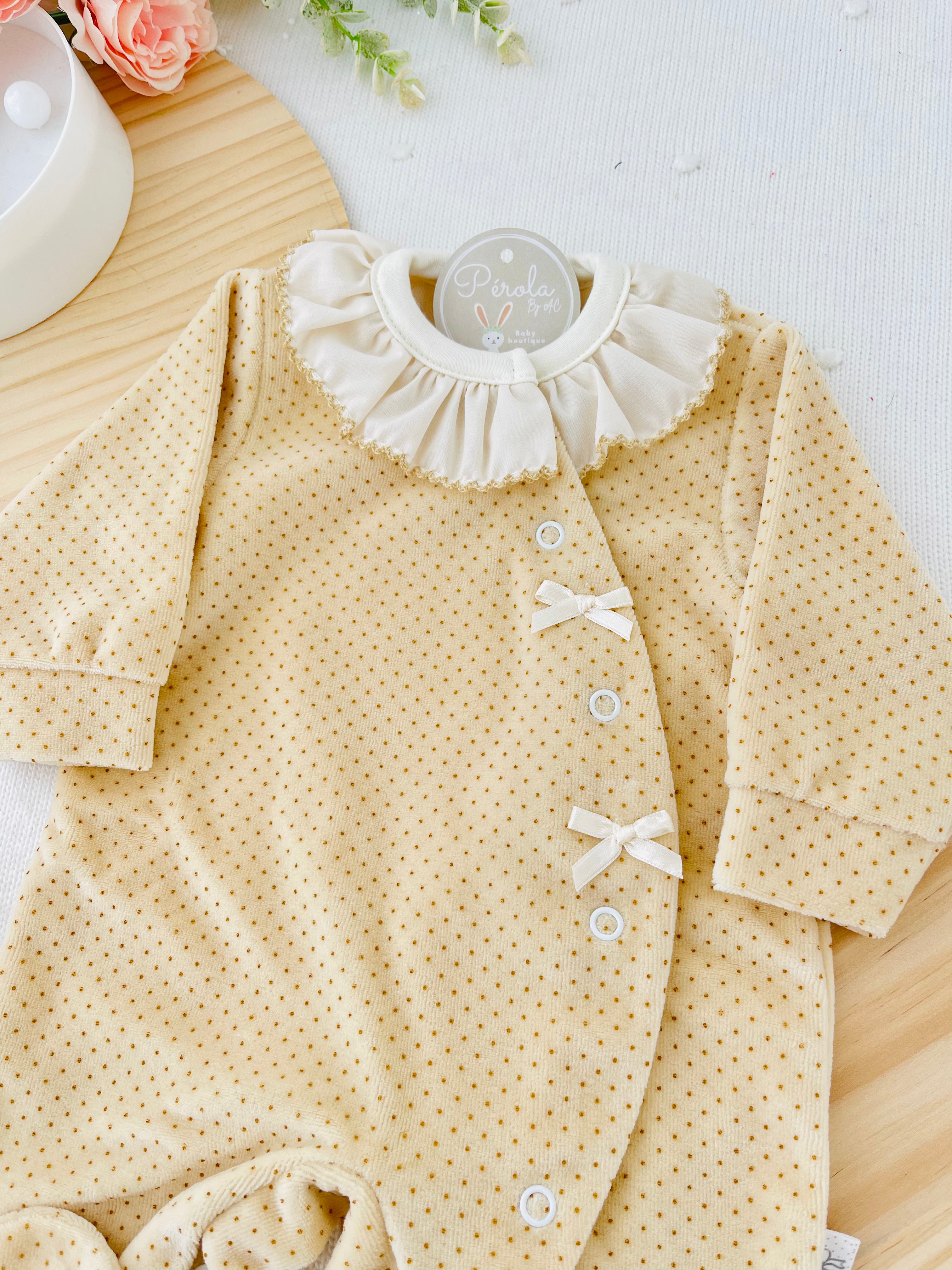 Babygrow pintinhas veludo com golinha