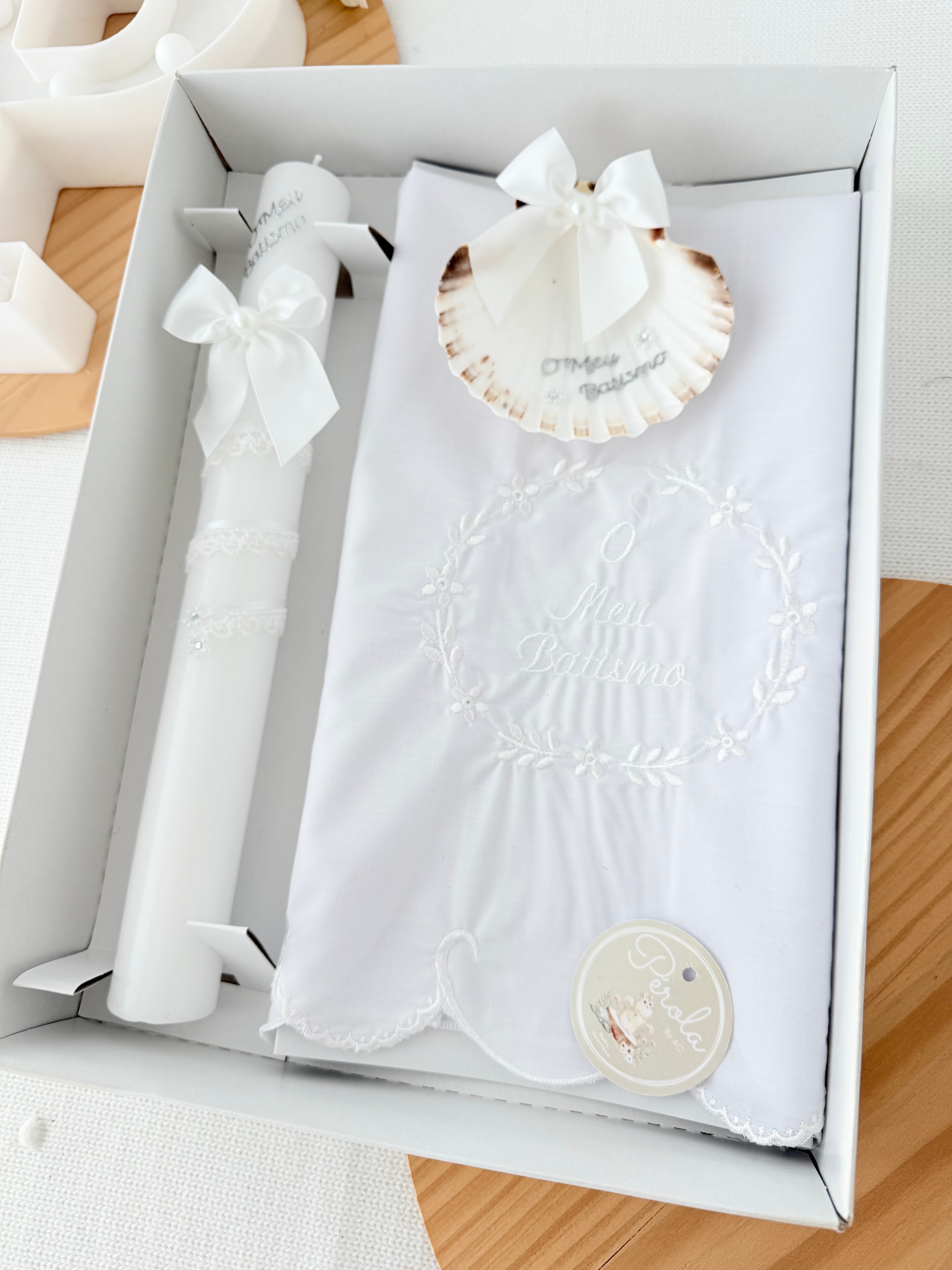 Conjunto para Batizado: vela, toalha e concha Batizado - Ramos
