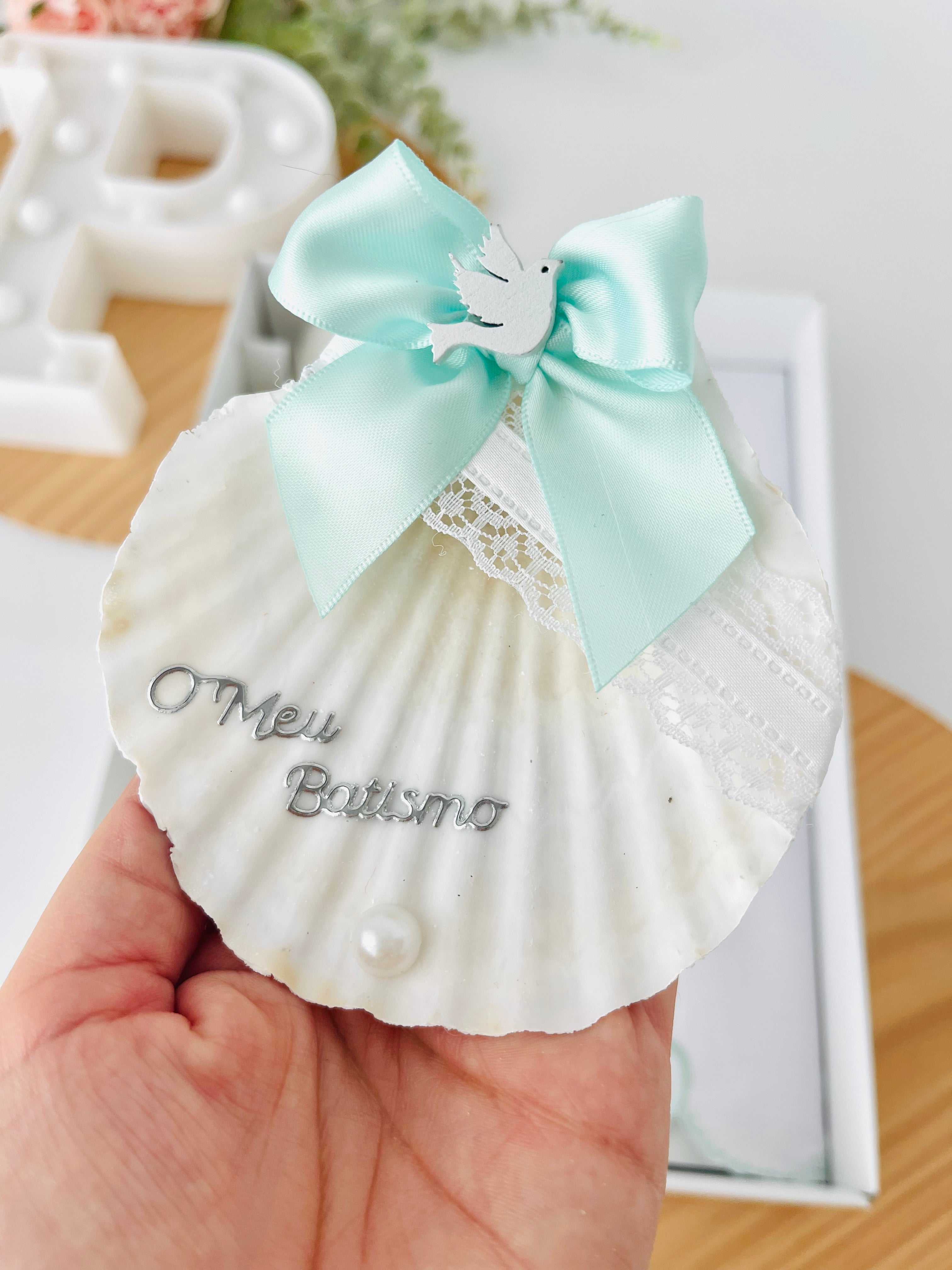 Conjunto para Batizado: vela, toalha e concha Batizado - Ramos