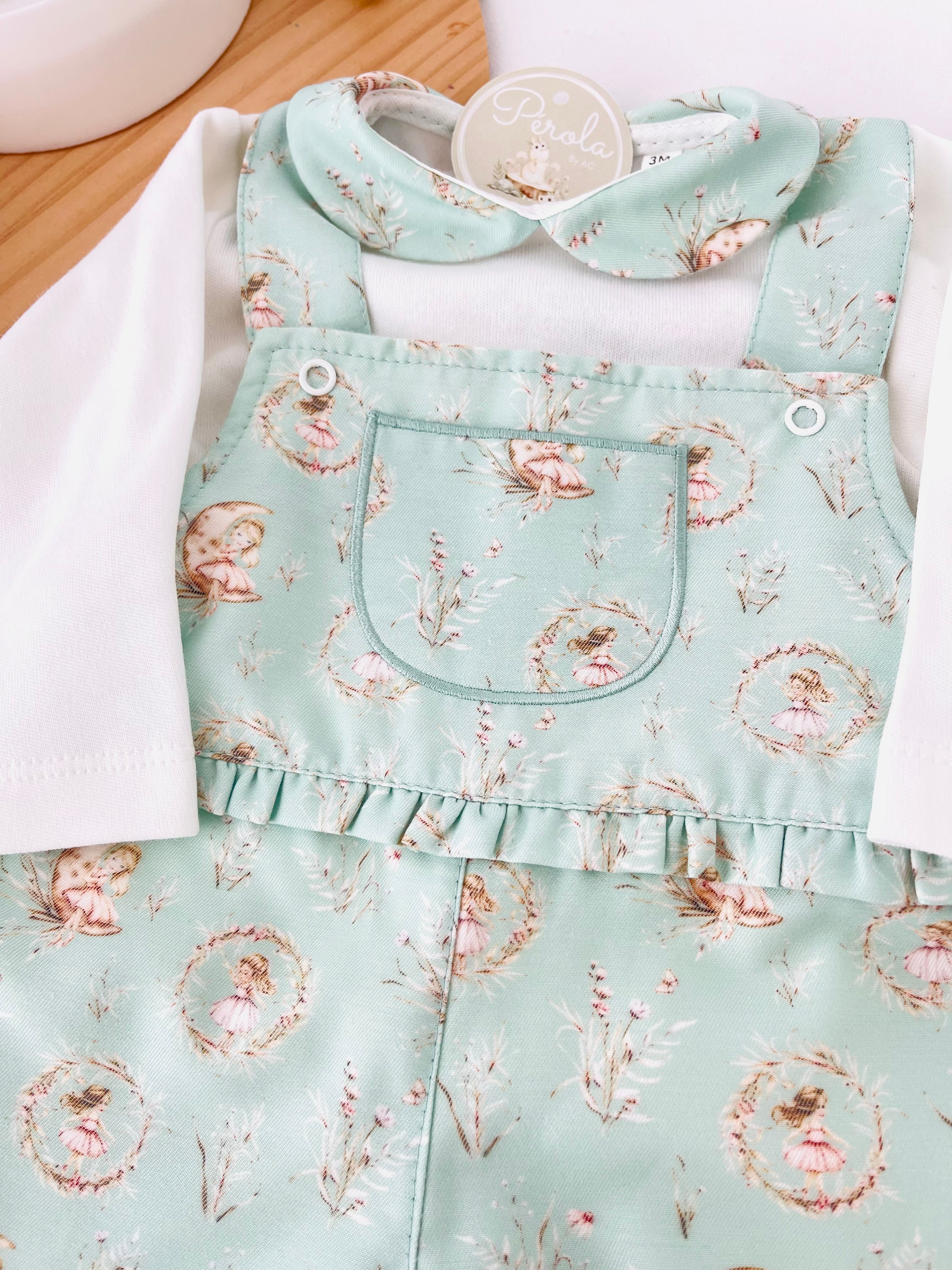 Conjunto fadas verde : jardineiras e camisola com carda