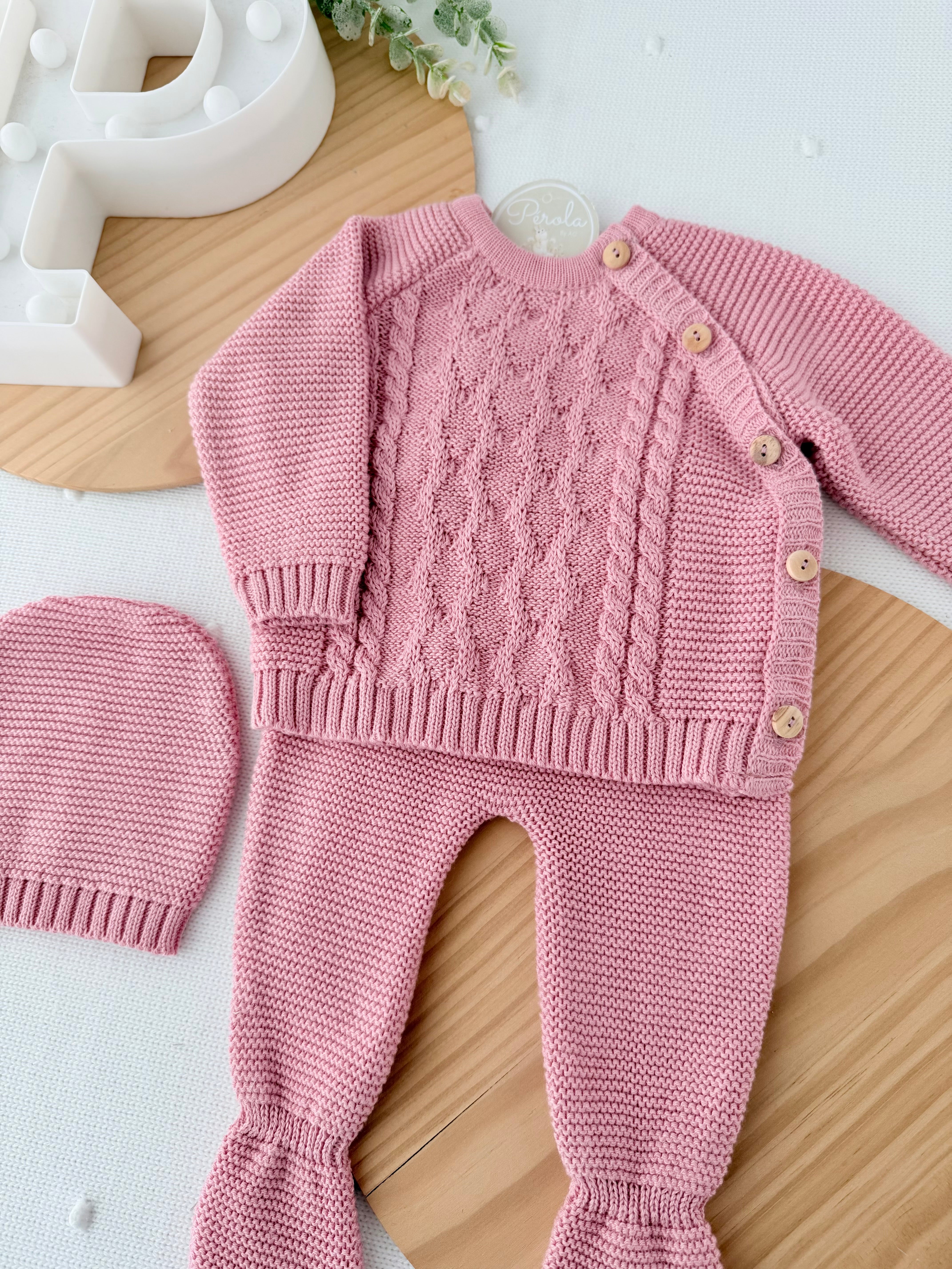 Conjunto malha 100% algodão: camisola, calças e gorro