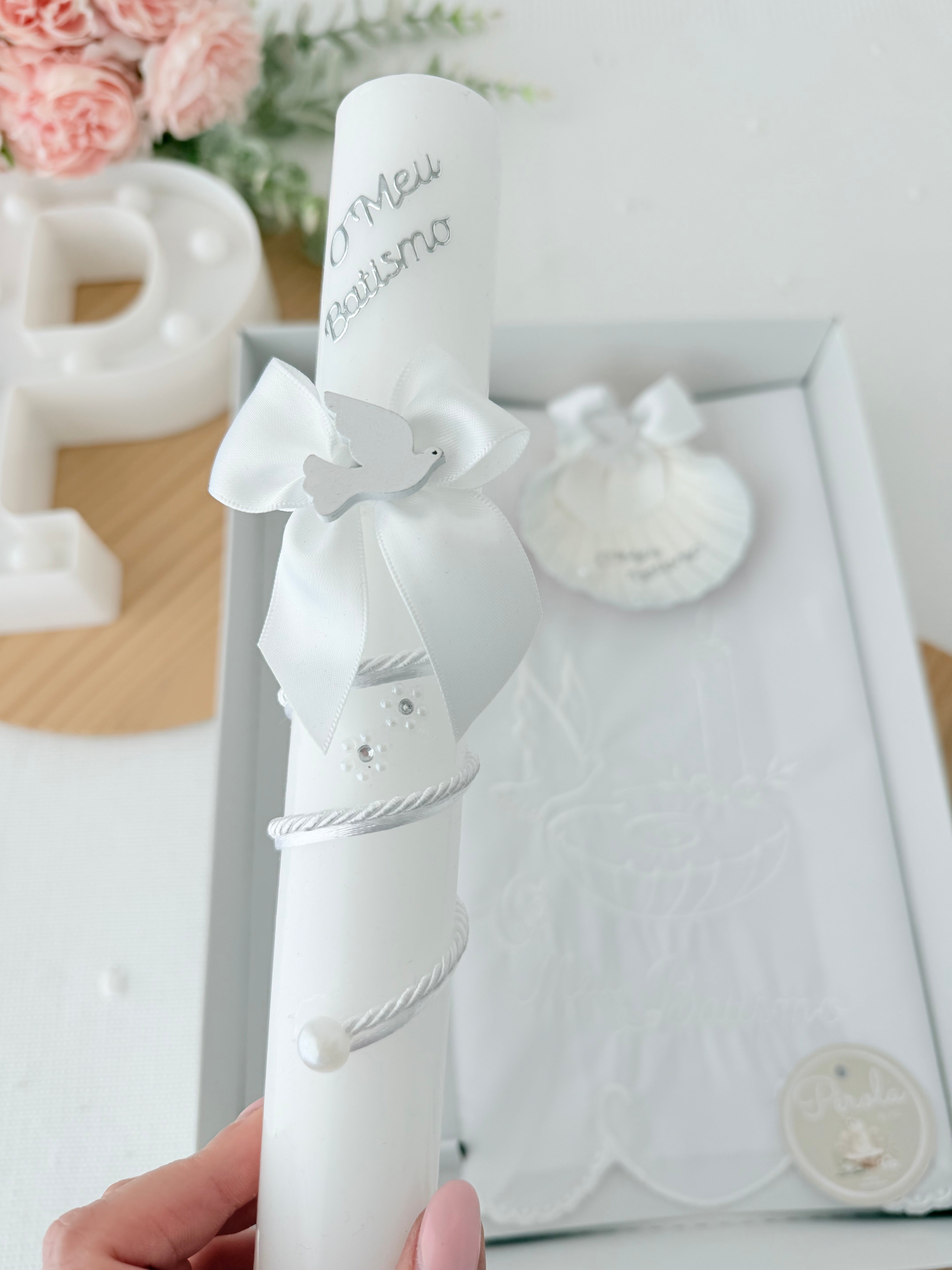 Conjunto para Batizado: vela, toalha e concha Batizado Pomba