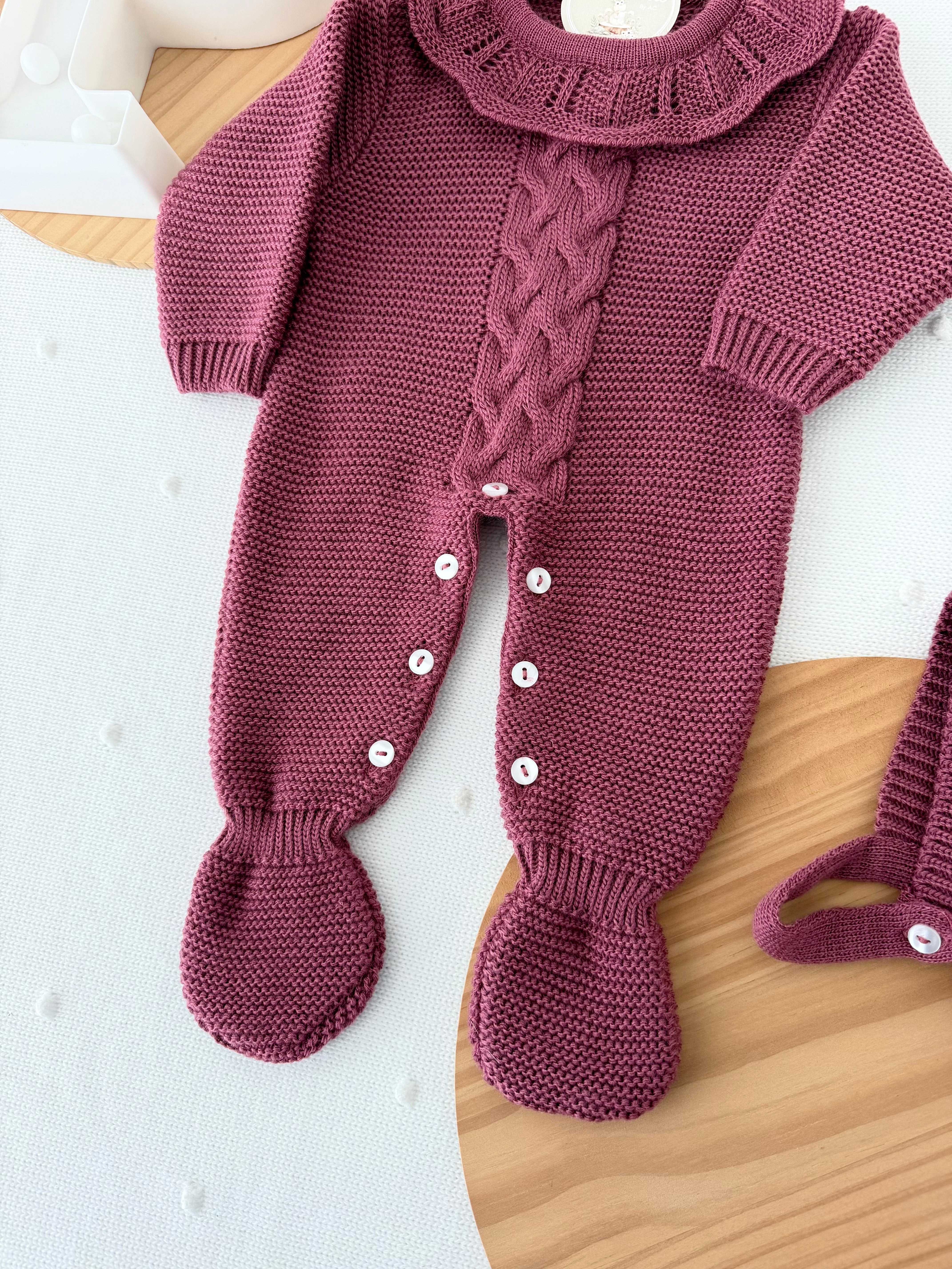 Babygrow e touca em beringela