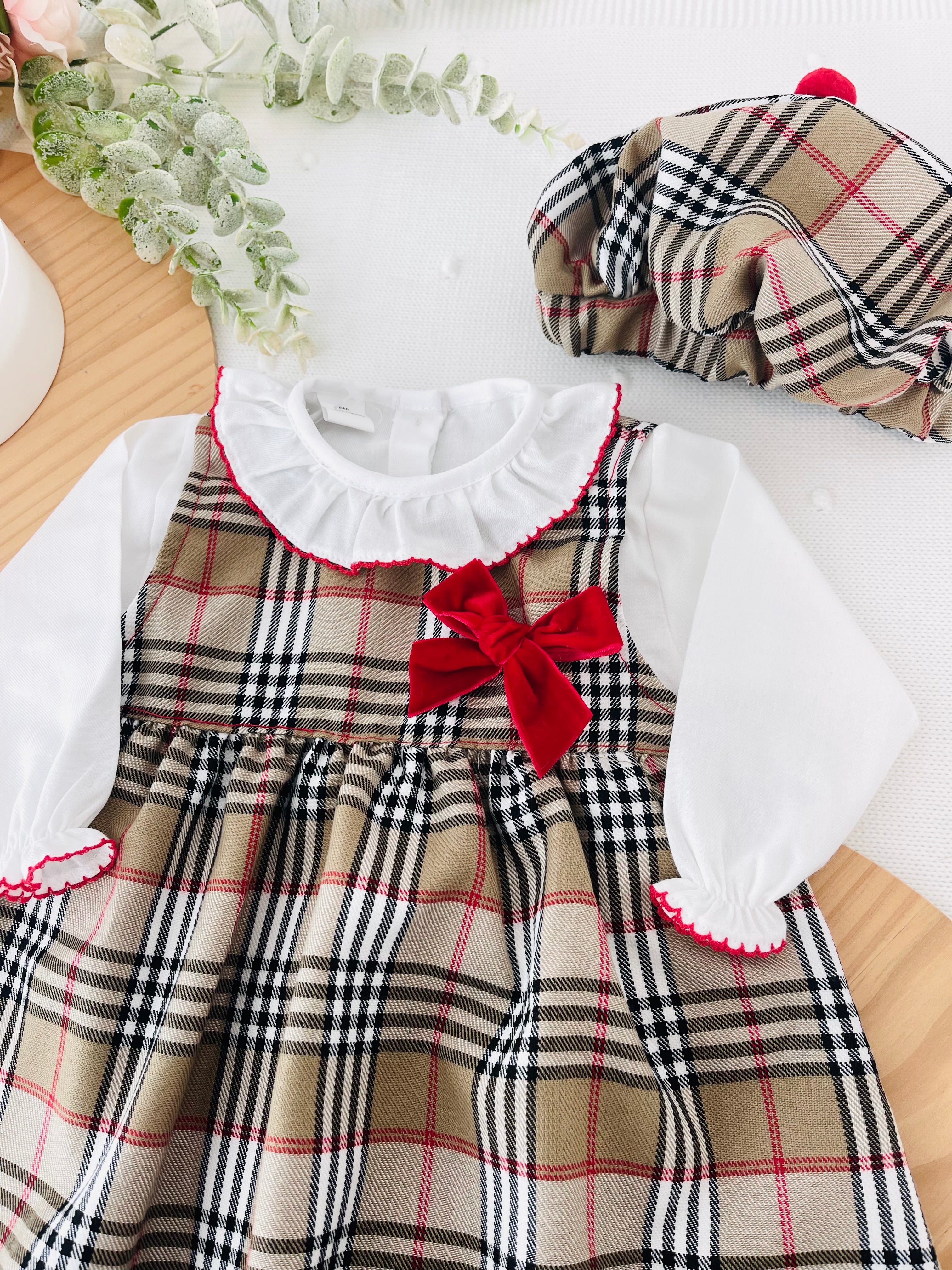 Vestido, blusa e bóina estilo Burberry 2.0