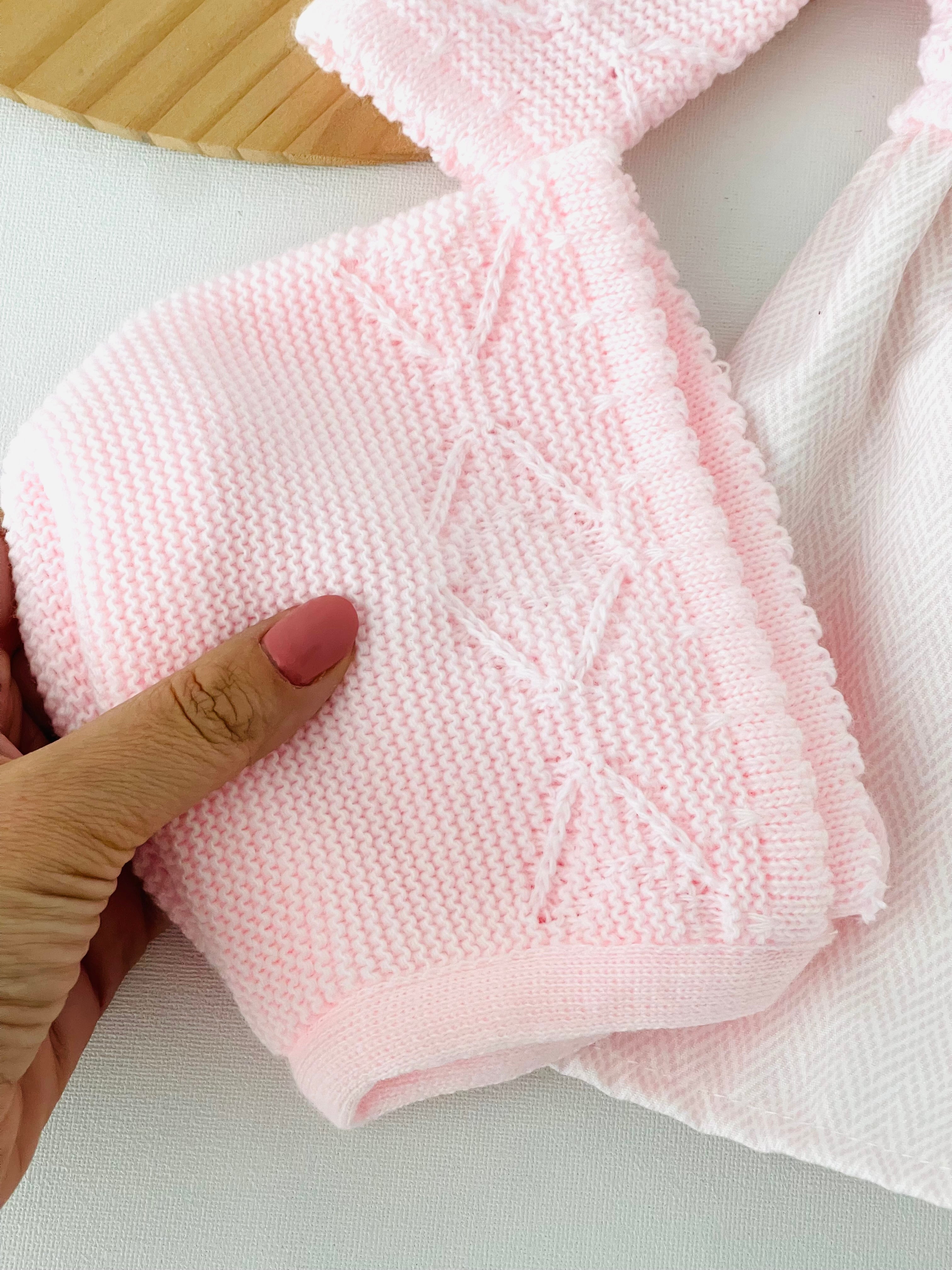 Vestido e touca rosa