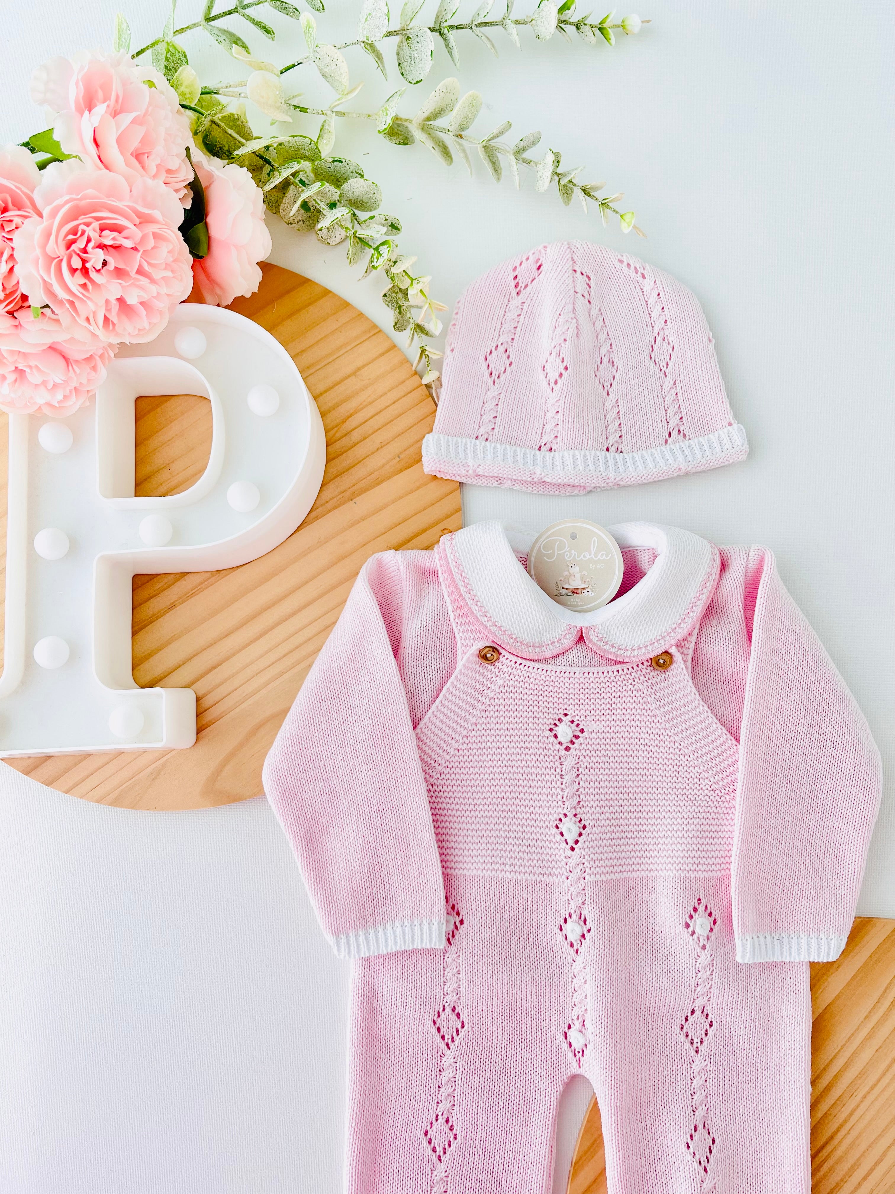 Saída de maternidade algodão doce: jardineiras, camisola e gorro - 100% algodão