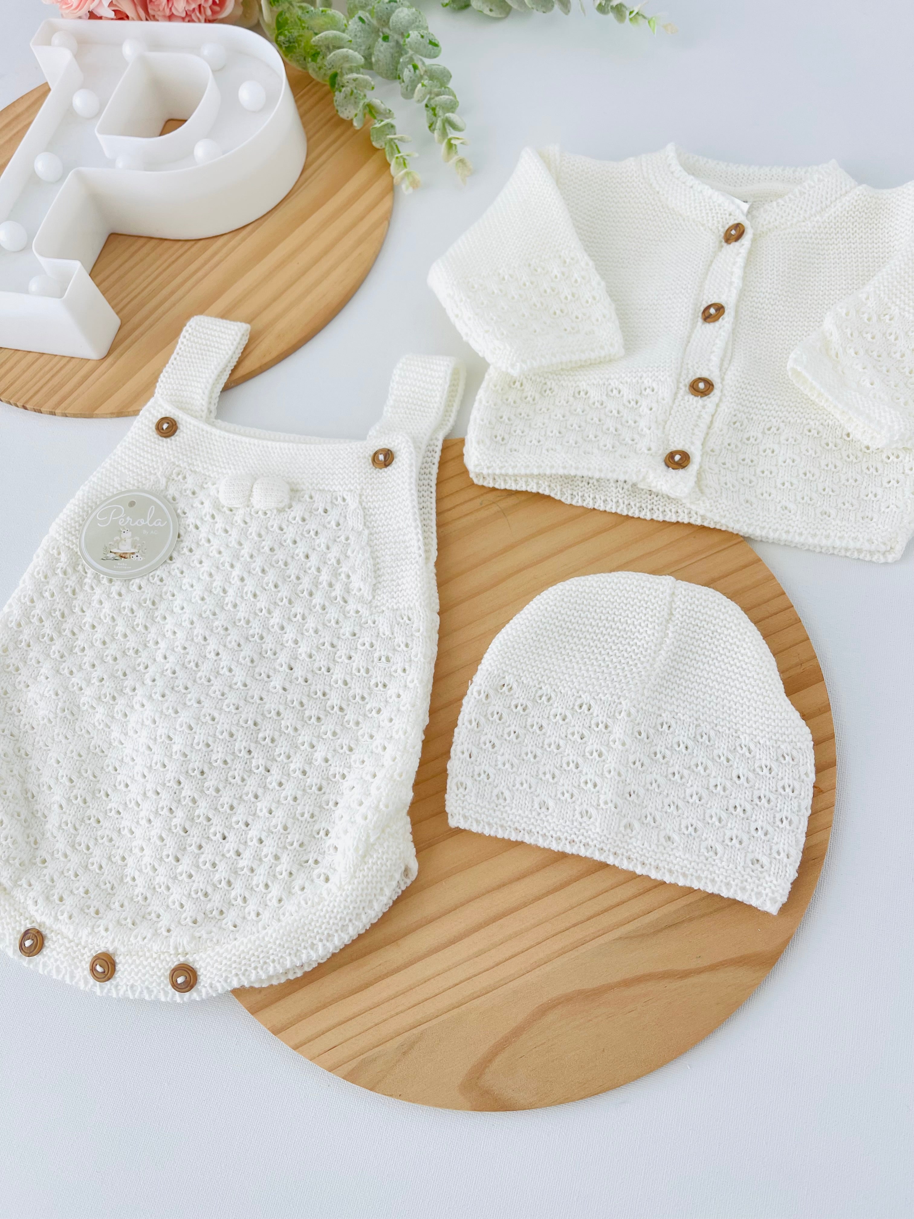 Conjunto Amoroso 3 peças: casaco, fofo e gorro