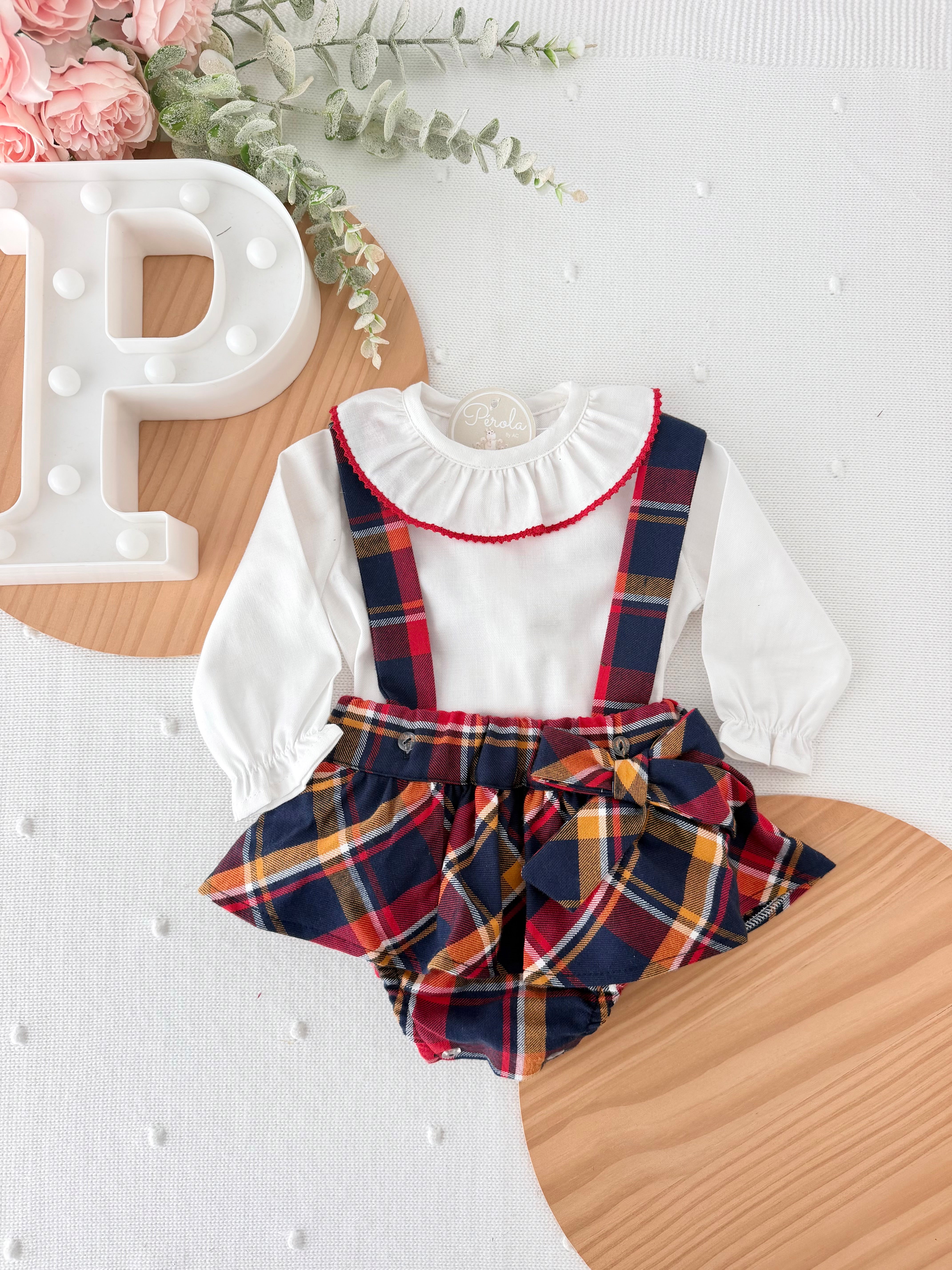Conjunto encanto em xadrez: fofo e blusa