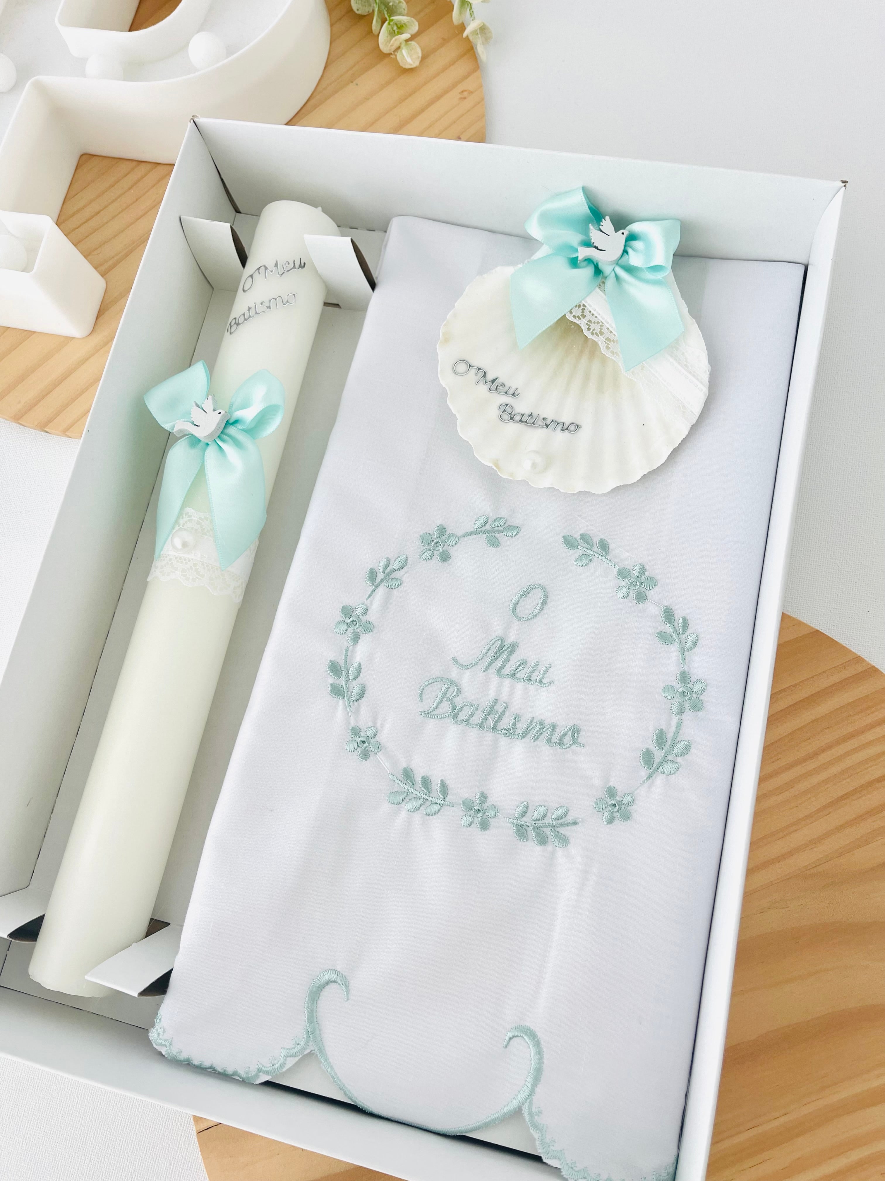 Conjunto para Batizado: vela, toalha e concha Batizado - Ramos