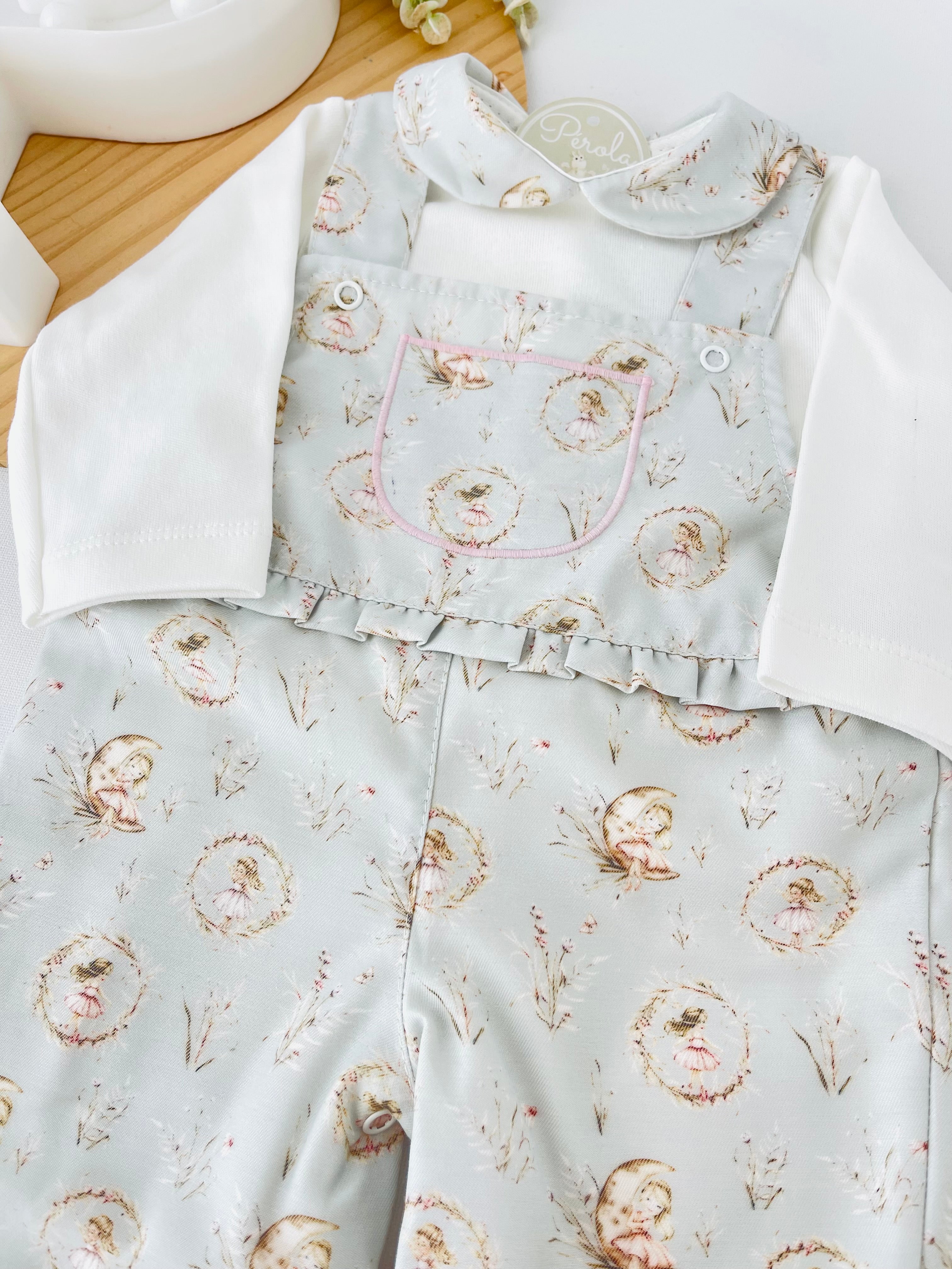 Conjunto fadas cinzento: jardineiras e camisola com carda